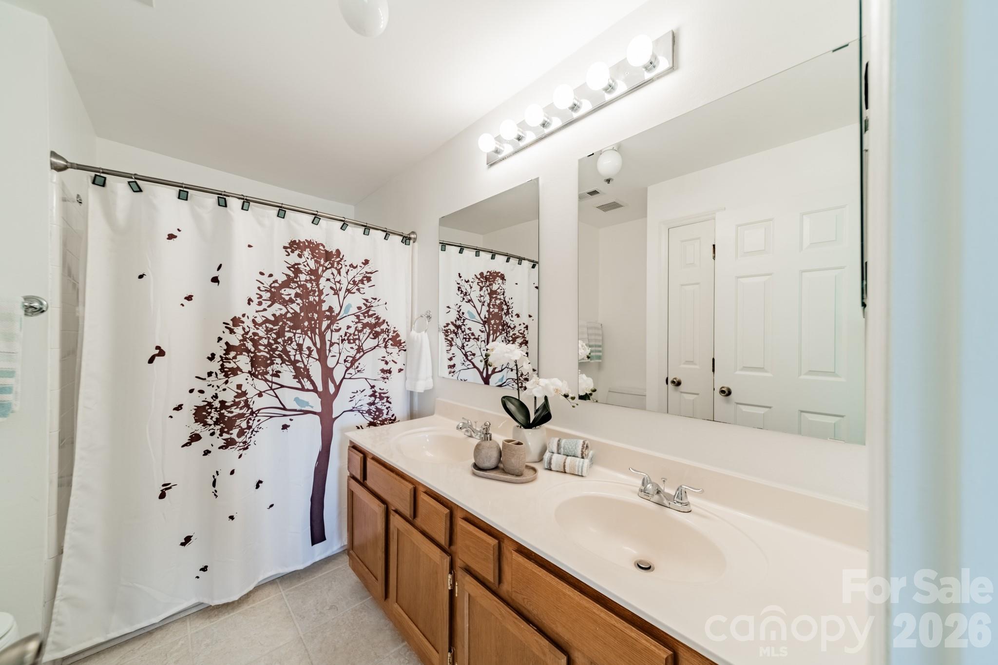 17919 Kings Point Drive C Property Photo 27