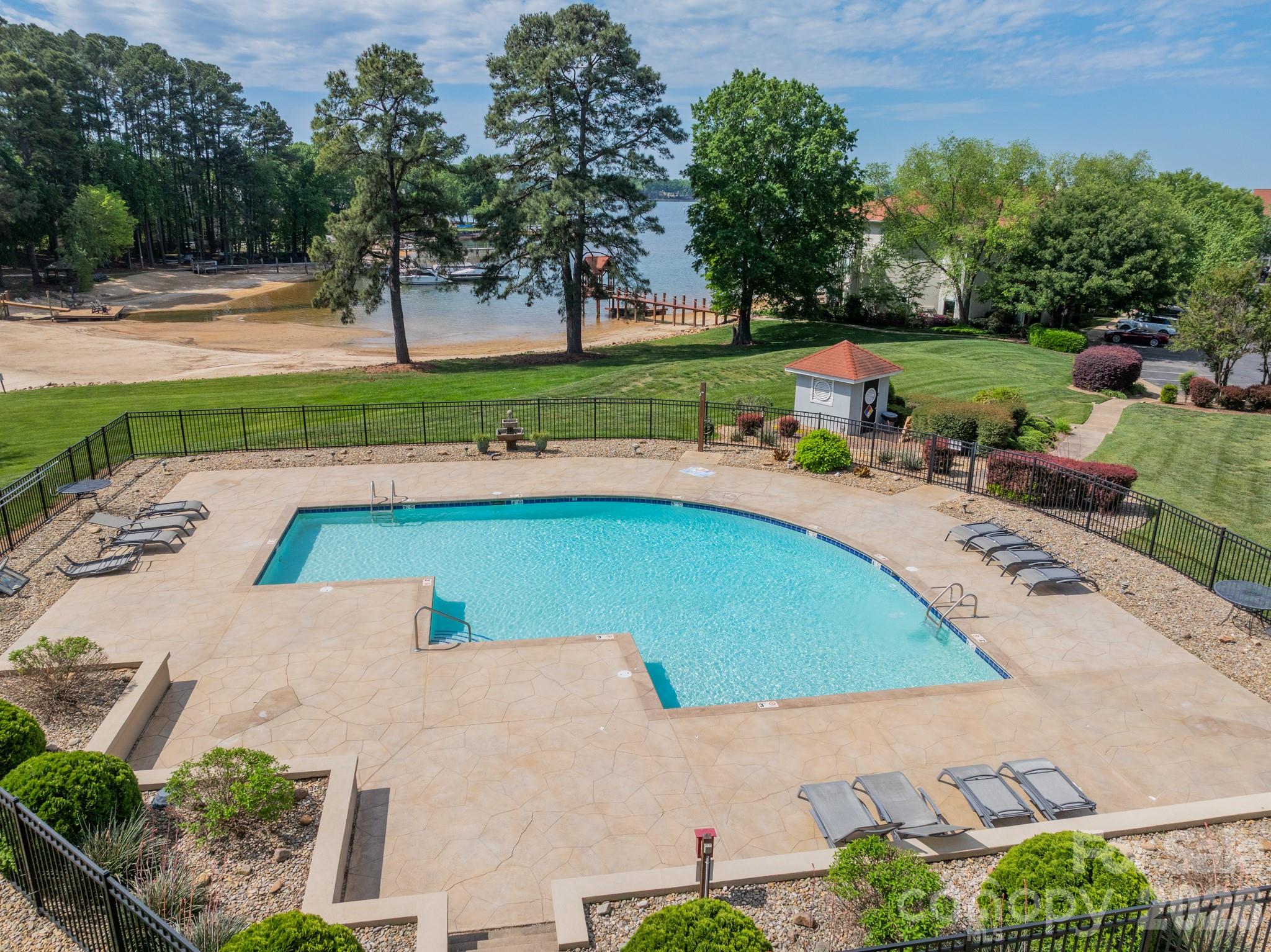 17919 Kings Point Drive C Property Photo 33