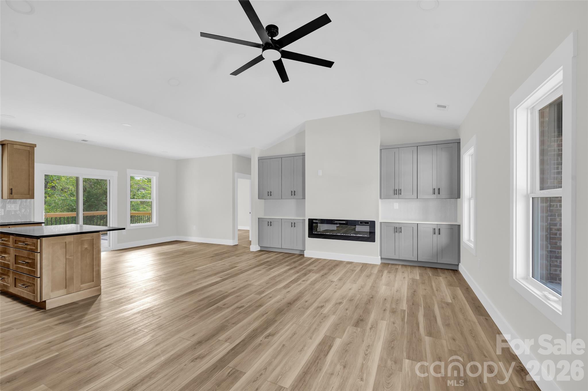 906 4th Street Property Photo 11