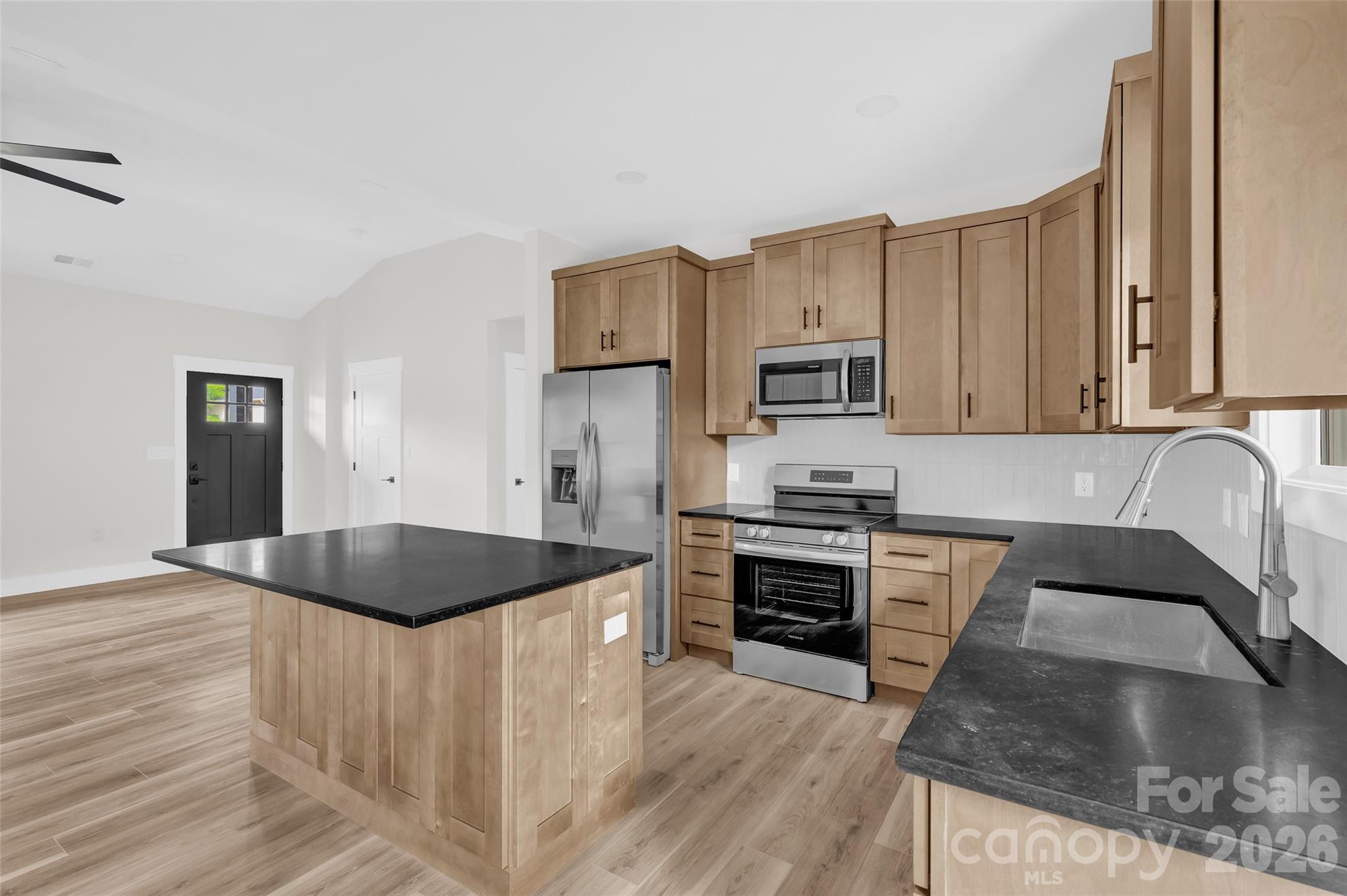 906 4th Street Property Photo 14