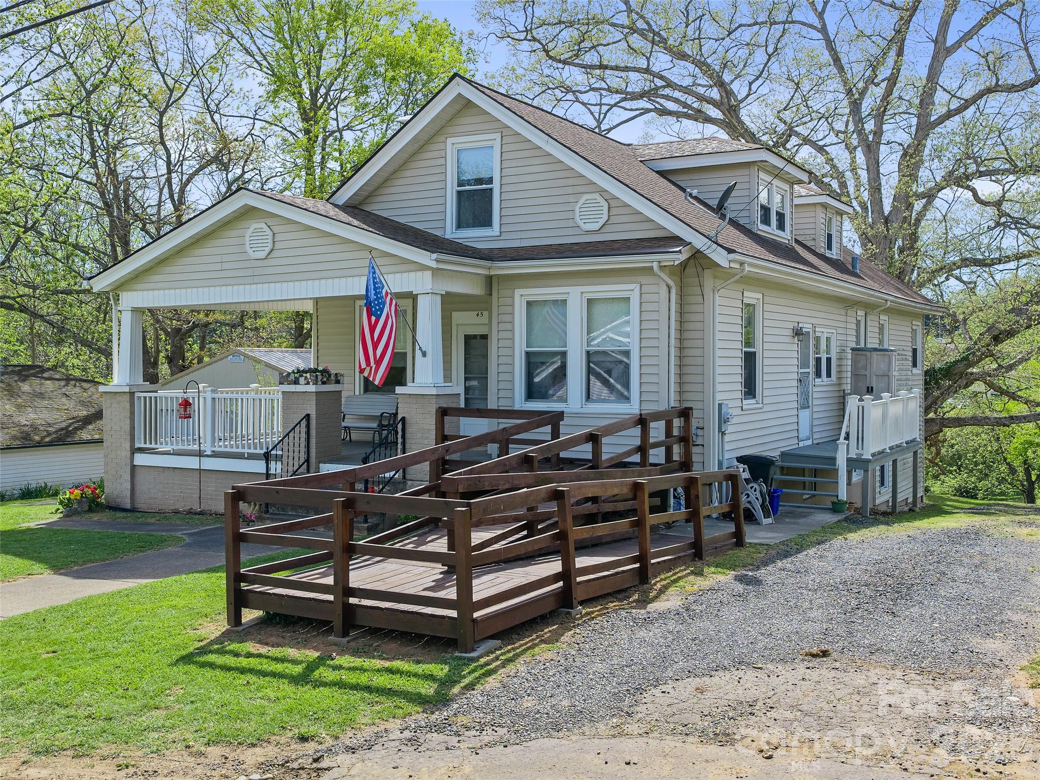 45 Summit Street Property Photo 2