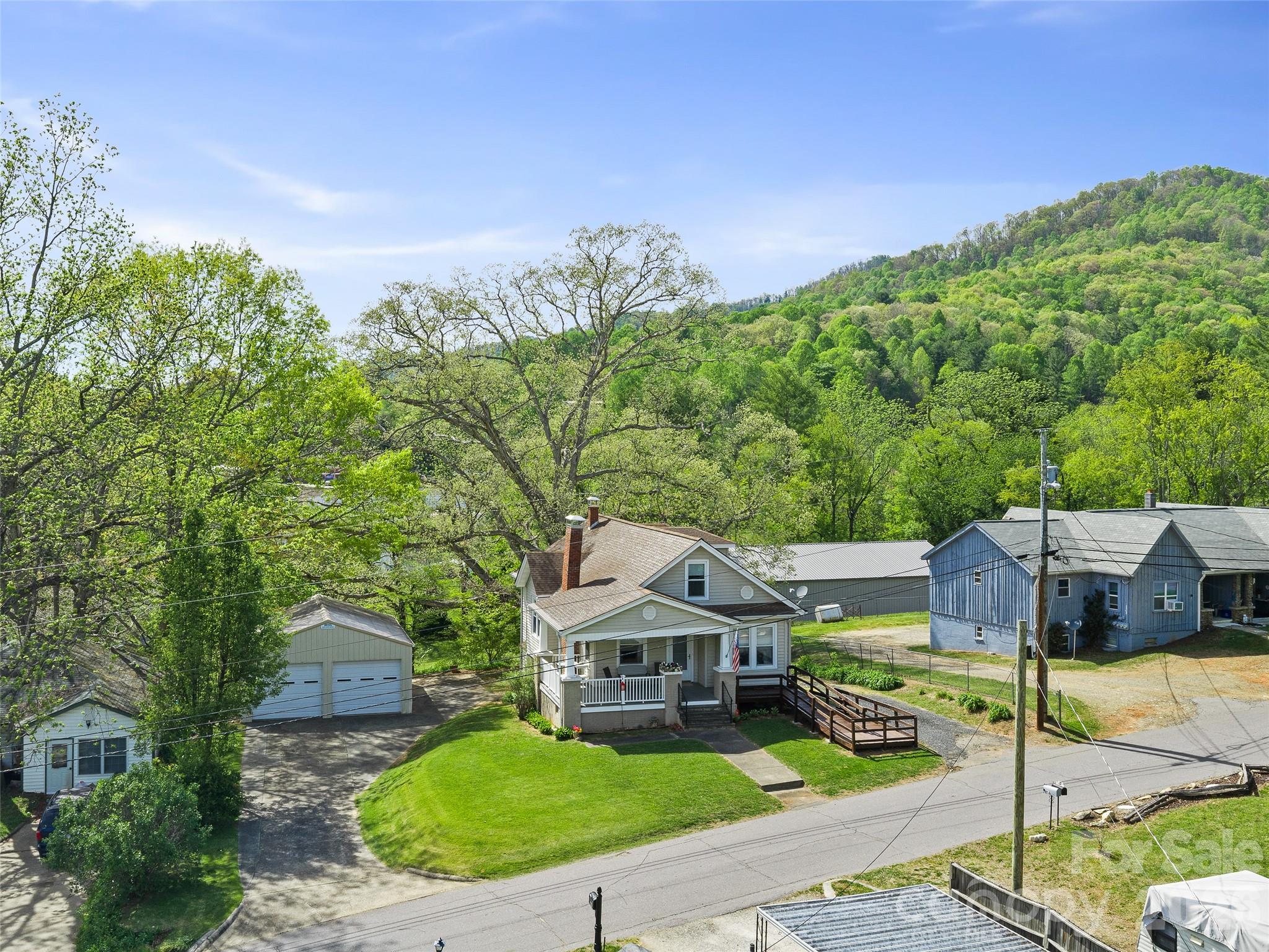 45 Summit Street Property Photo 3