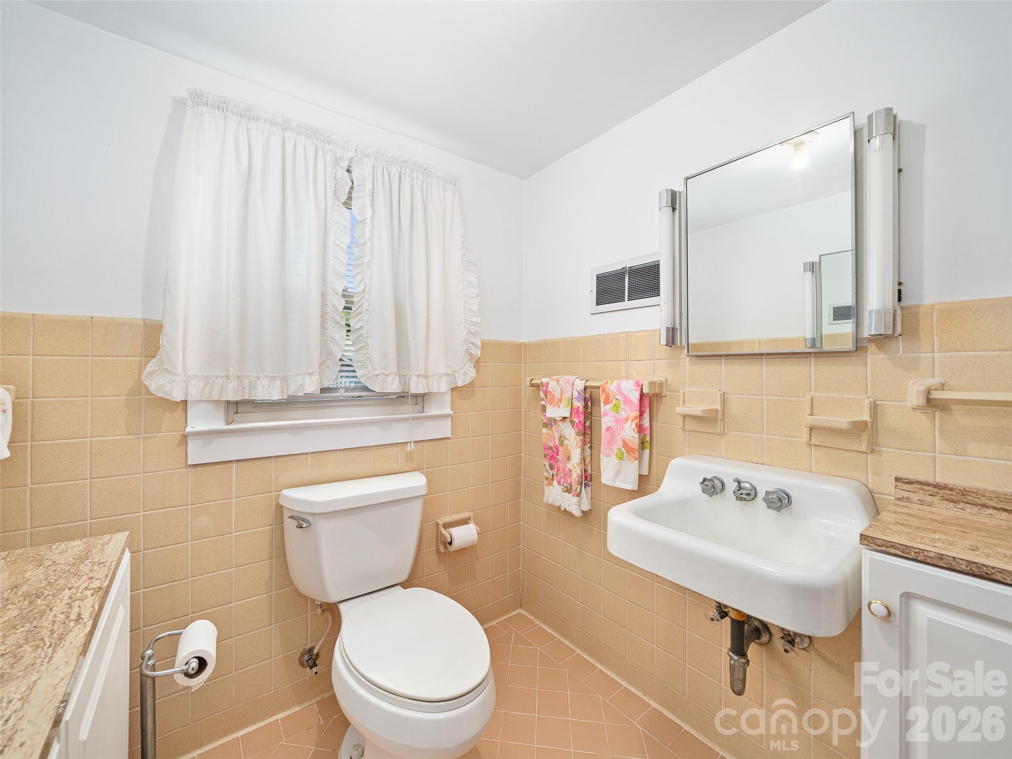 45 Summit Street Property Photo 24