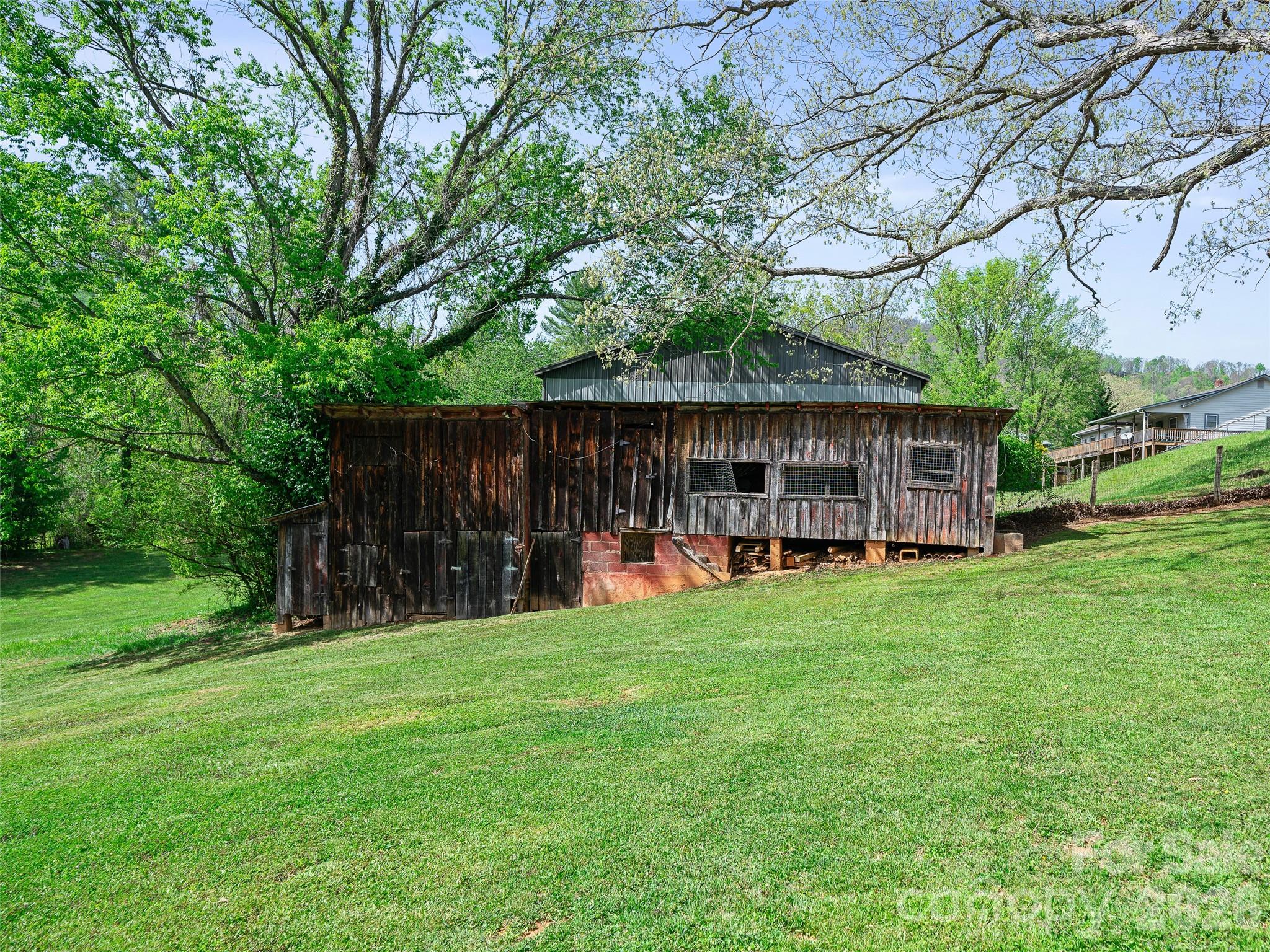 45 Summit Street Property Photo 29
