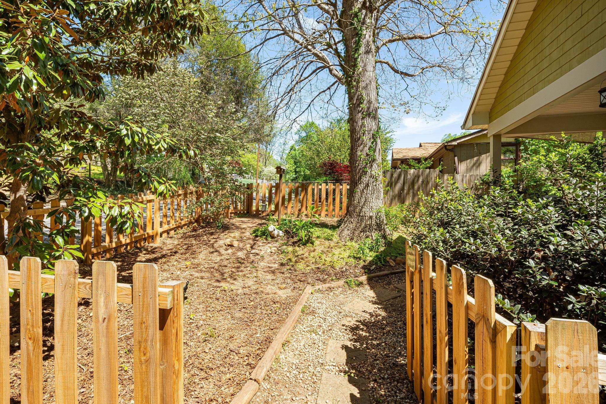 218 Appalachian Way Property Photo 4