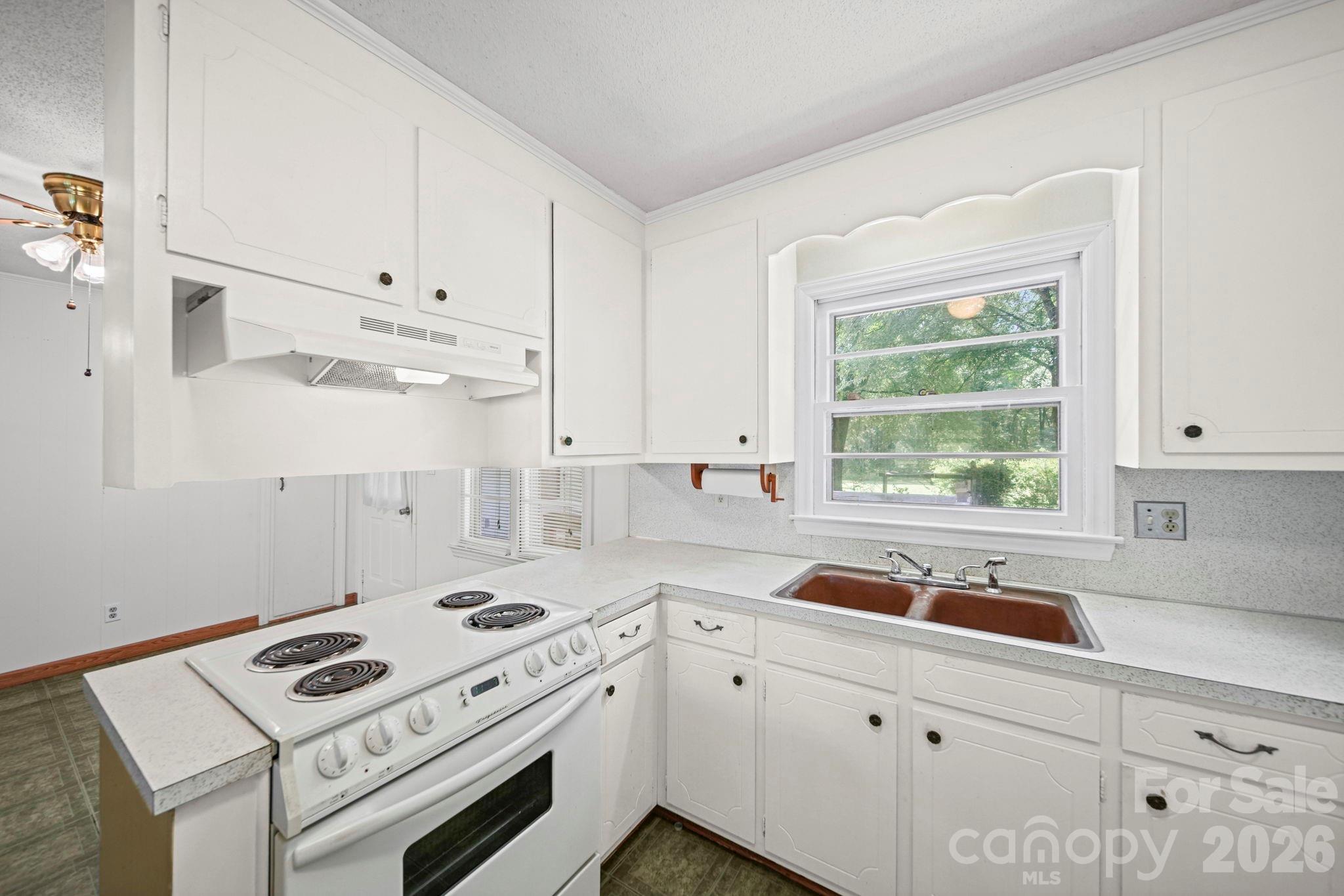 8116 Indian Trail Fairview Road Property Photo 11