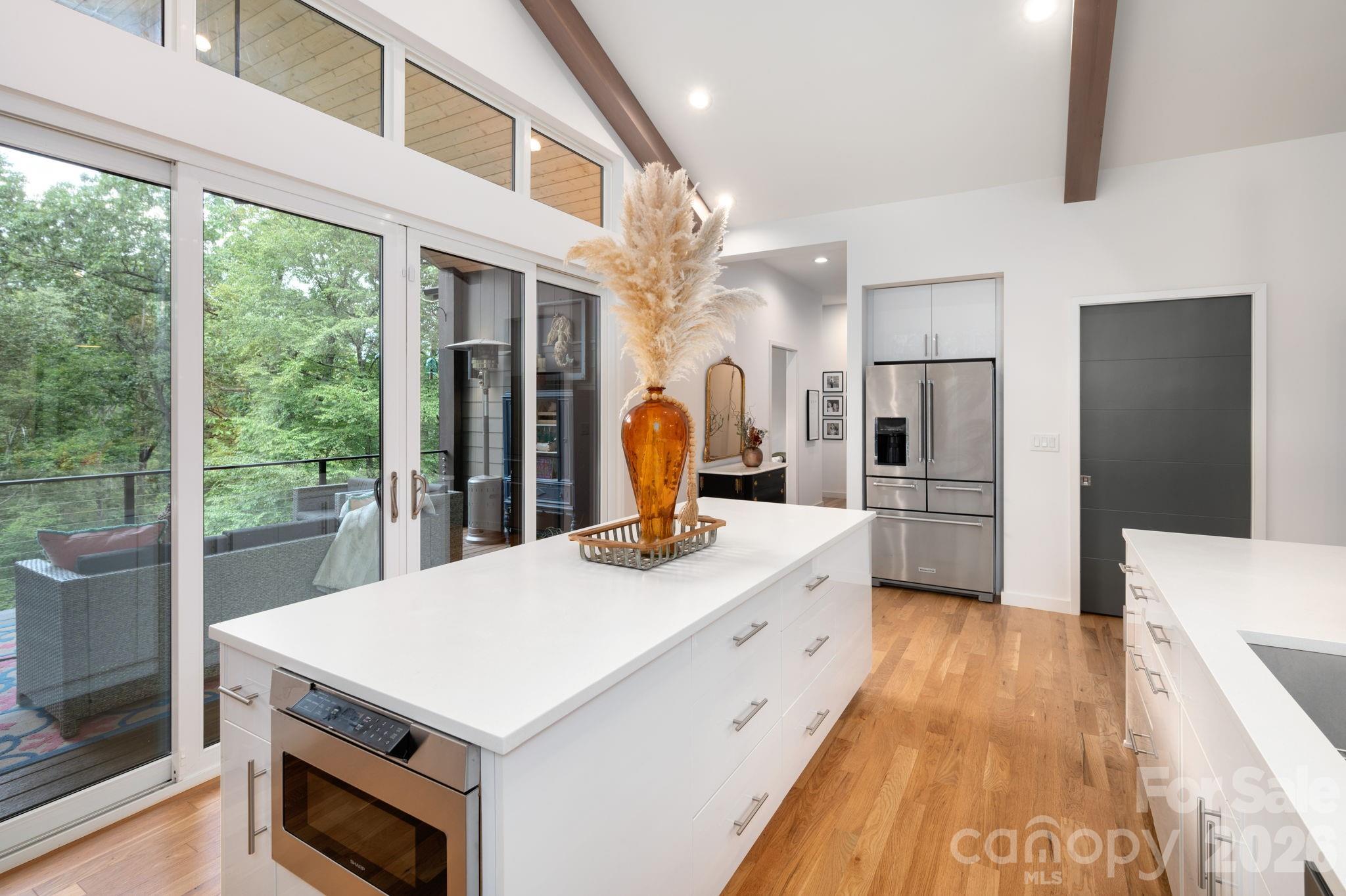 559 Shining Rock Path Property Photo 11