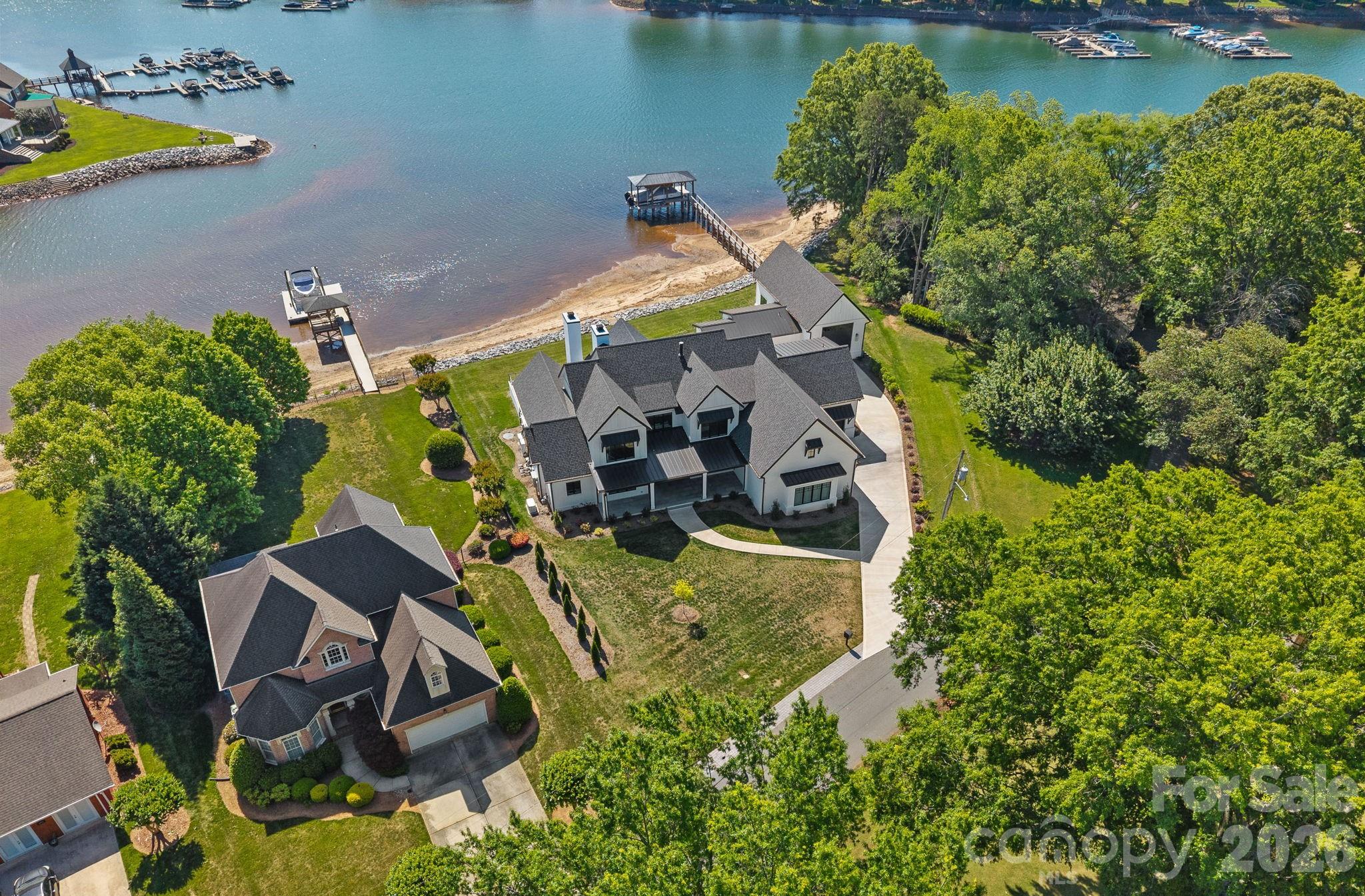 16906 Lake Shore Drive Property Photo 2