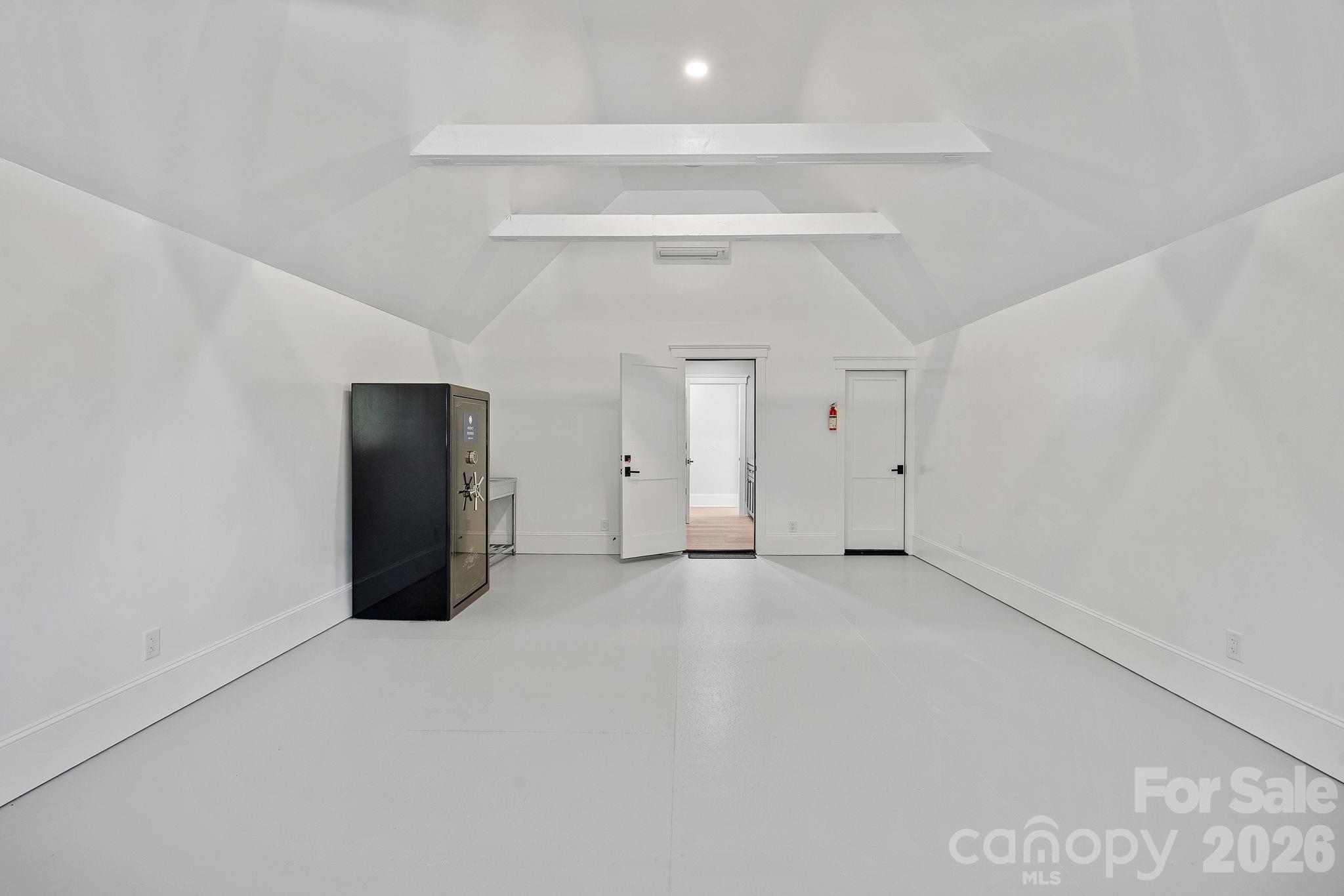 16906 Lake Shore Drive Property Photo 38