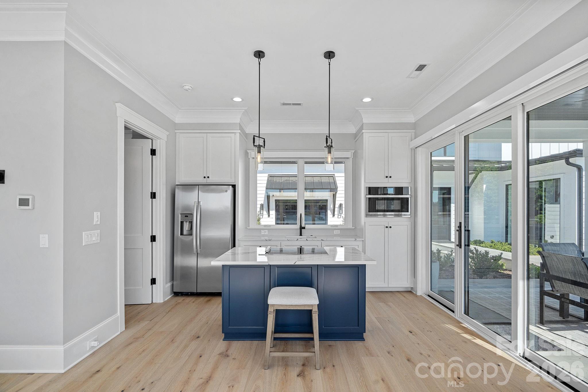 16906 Lake Shore Drive Property Photo 40
