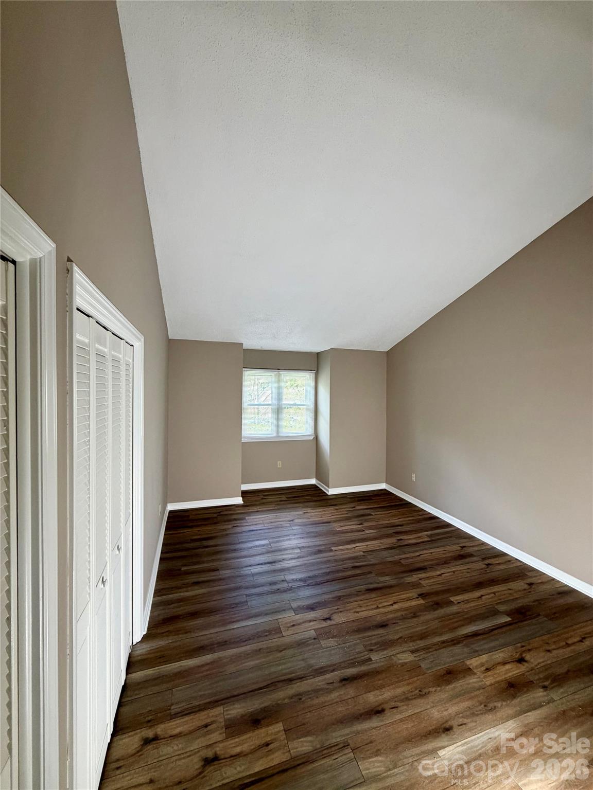 8 Creekside Lane Property Photo 10