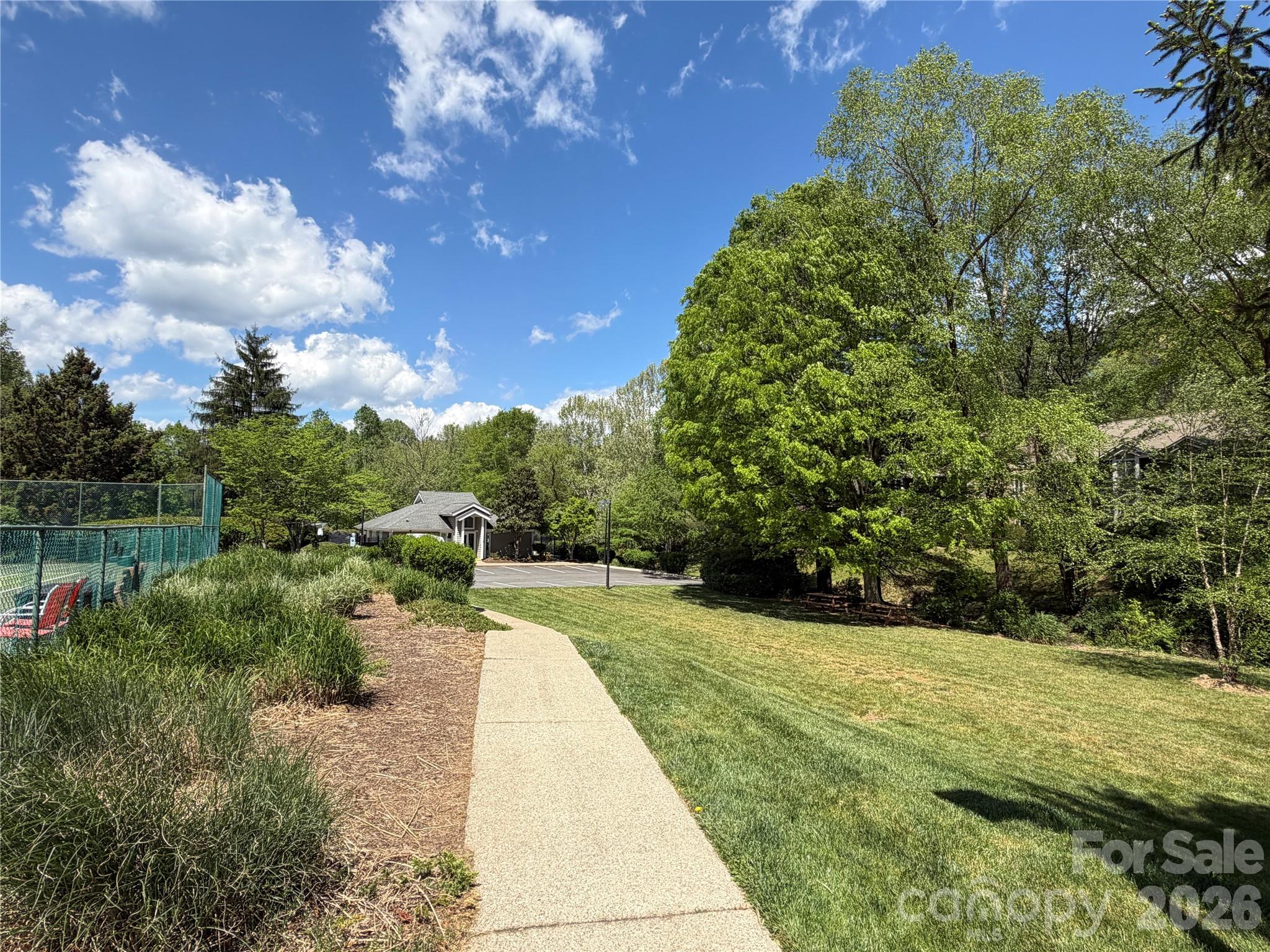 8 Creekside Lane Property Photo 15