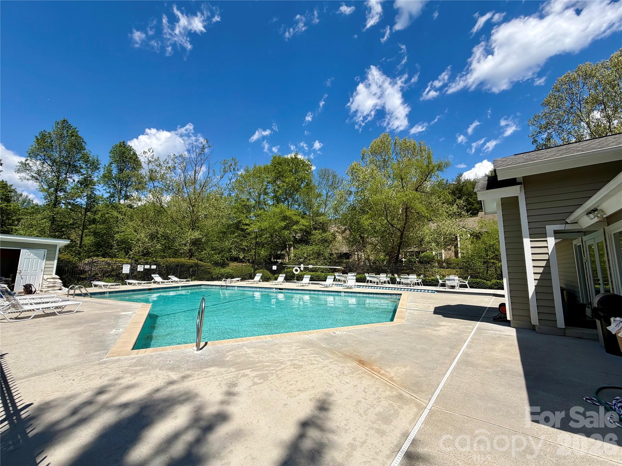 8 Creekside Lane Property Photo 19