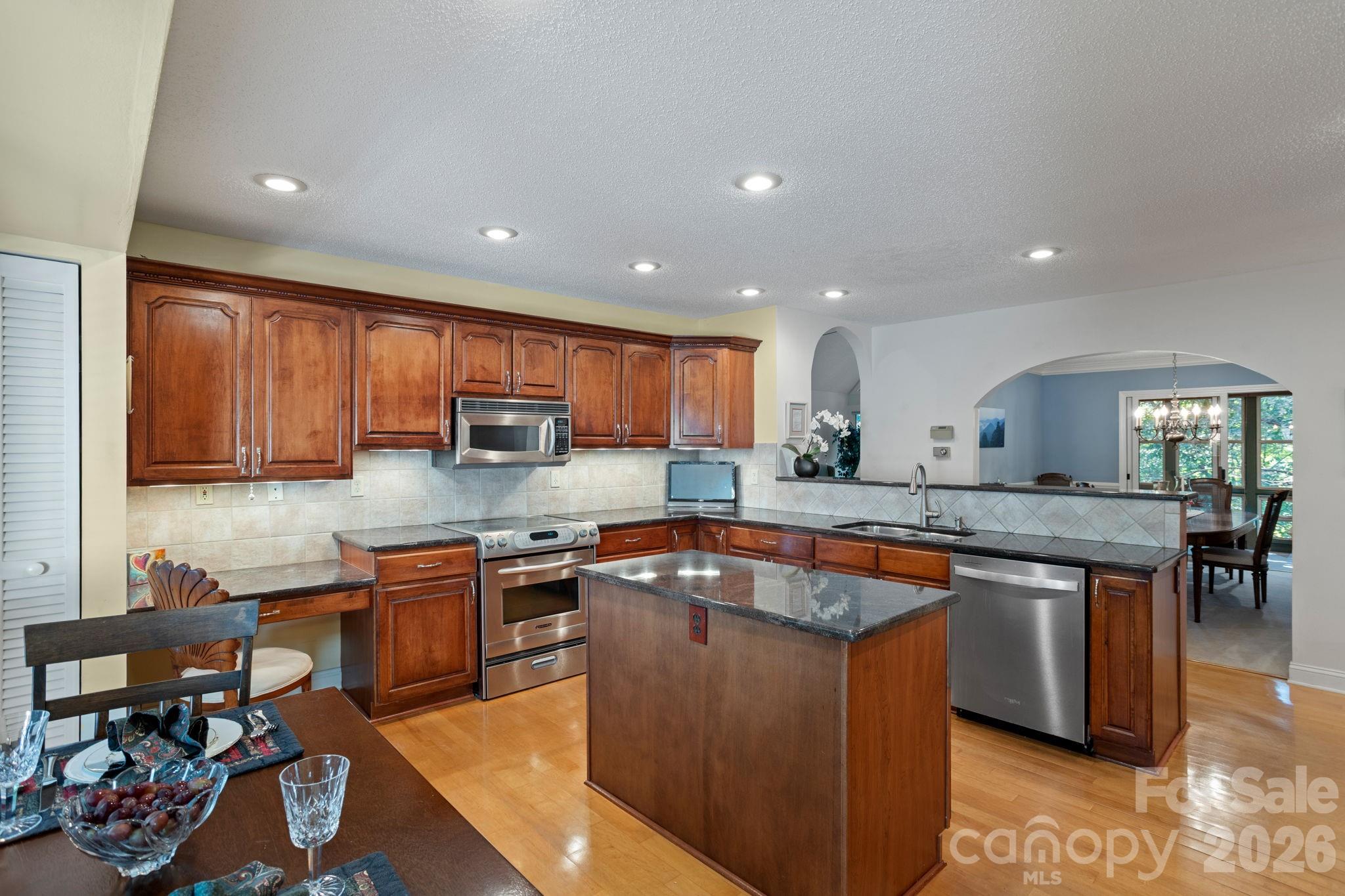 128 Forest View Drive Property Photo 9