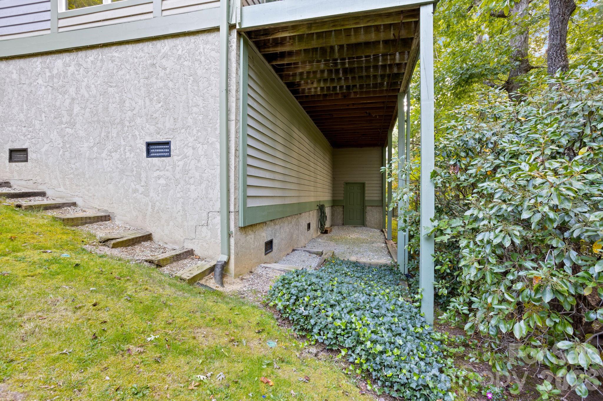 128 Forest View Drive Property Photo 30
