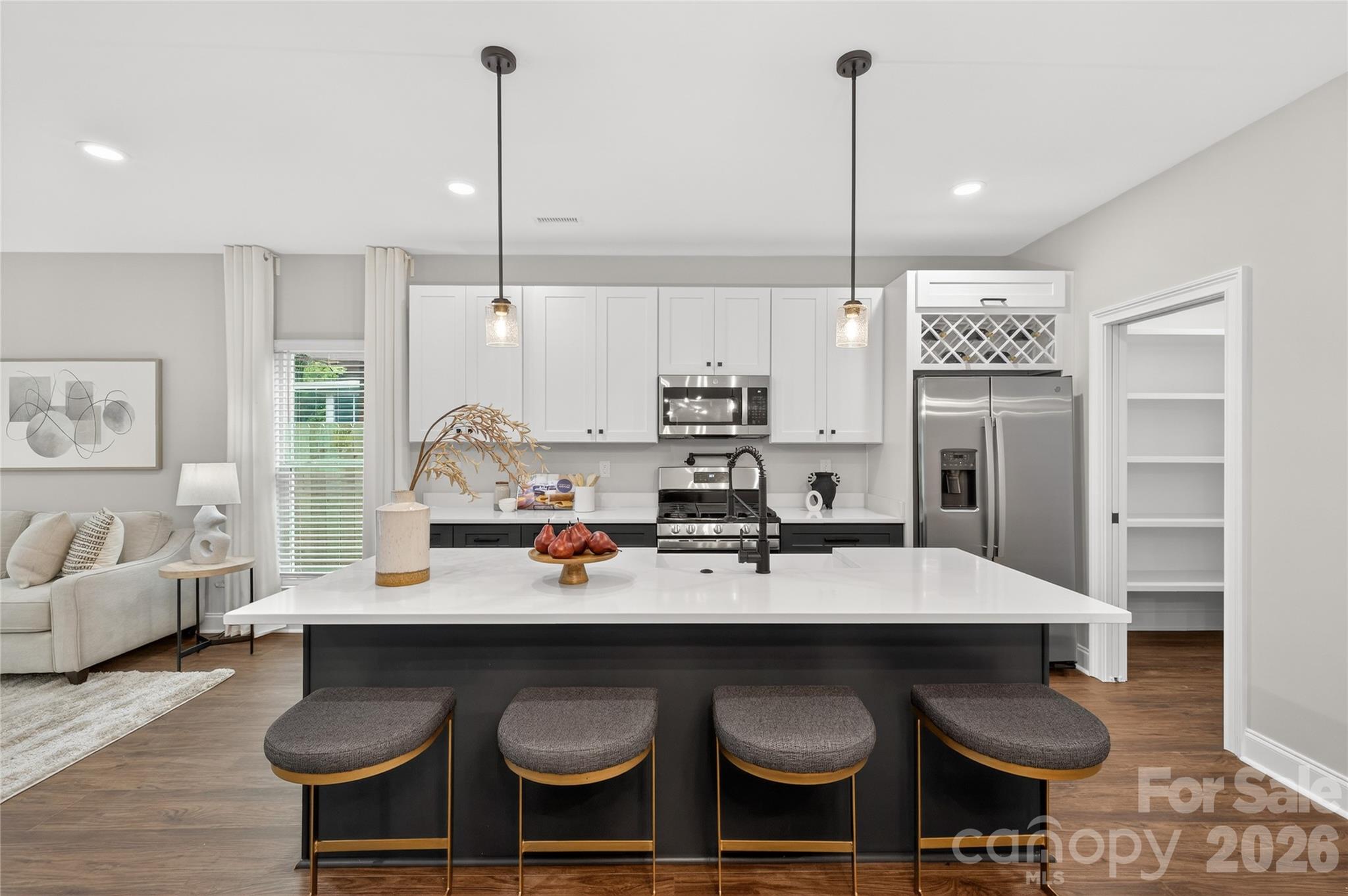 3219 Credenza Road Property Photo 4