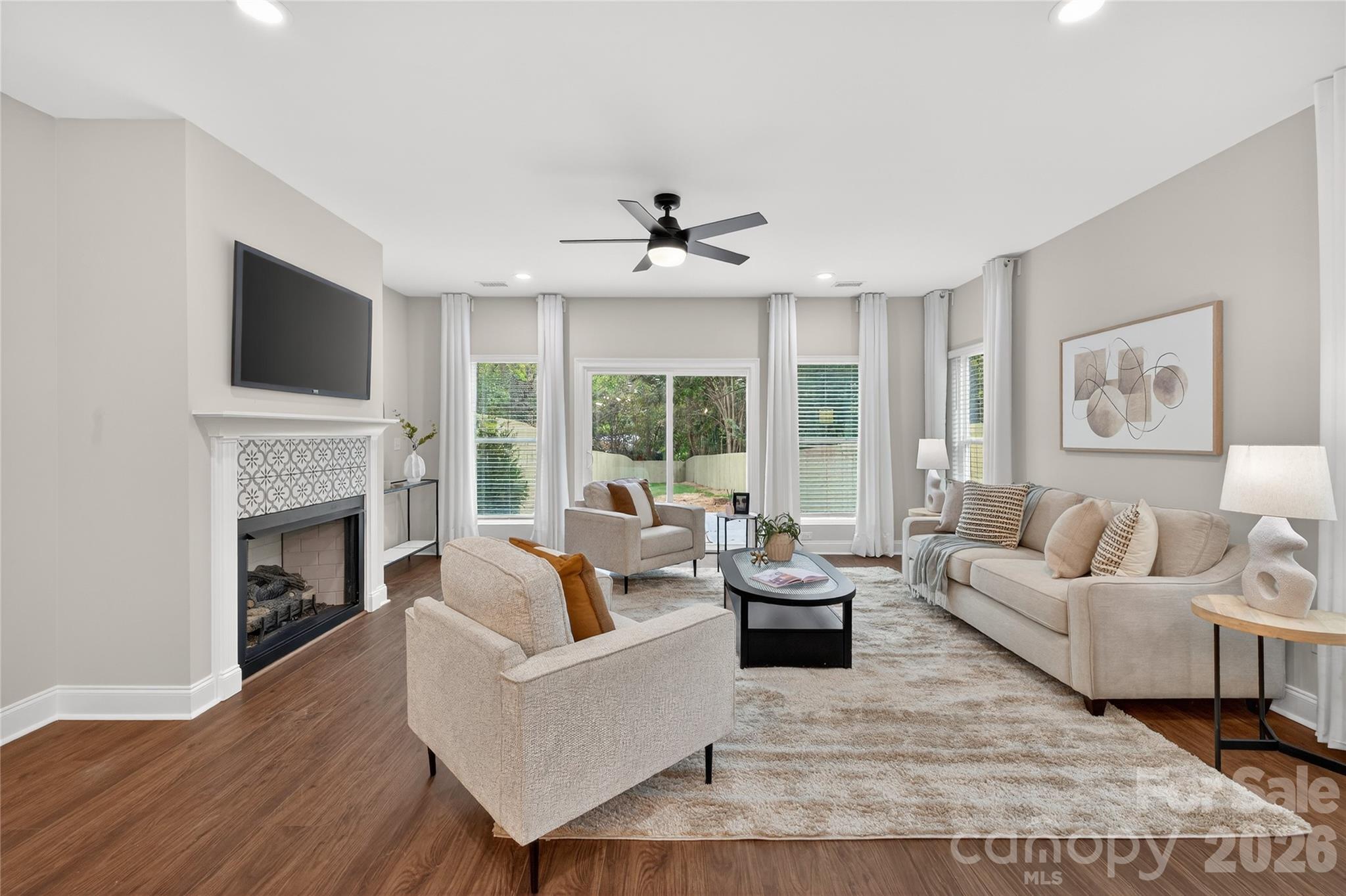 3219 Credenza Road Property Photo 8