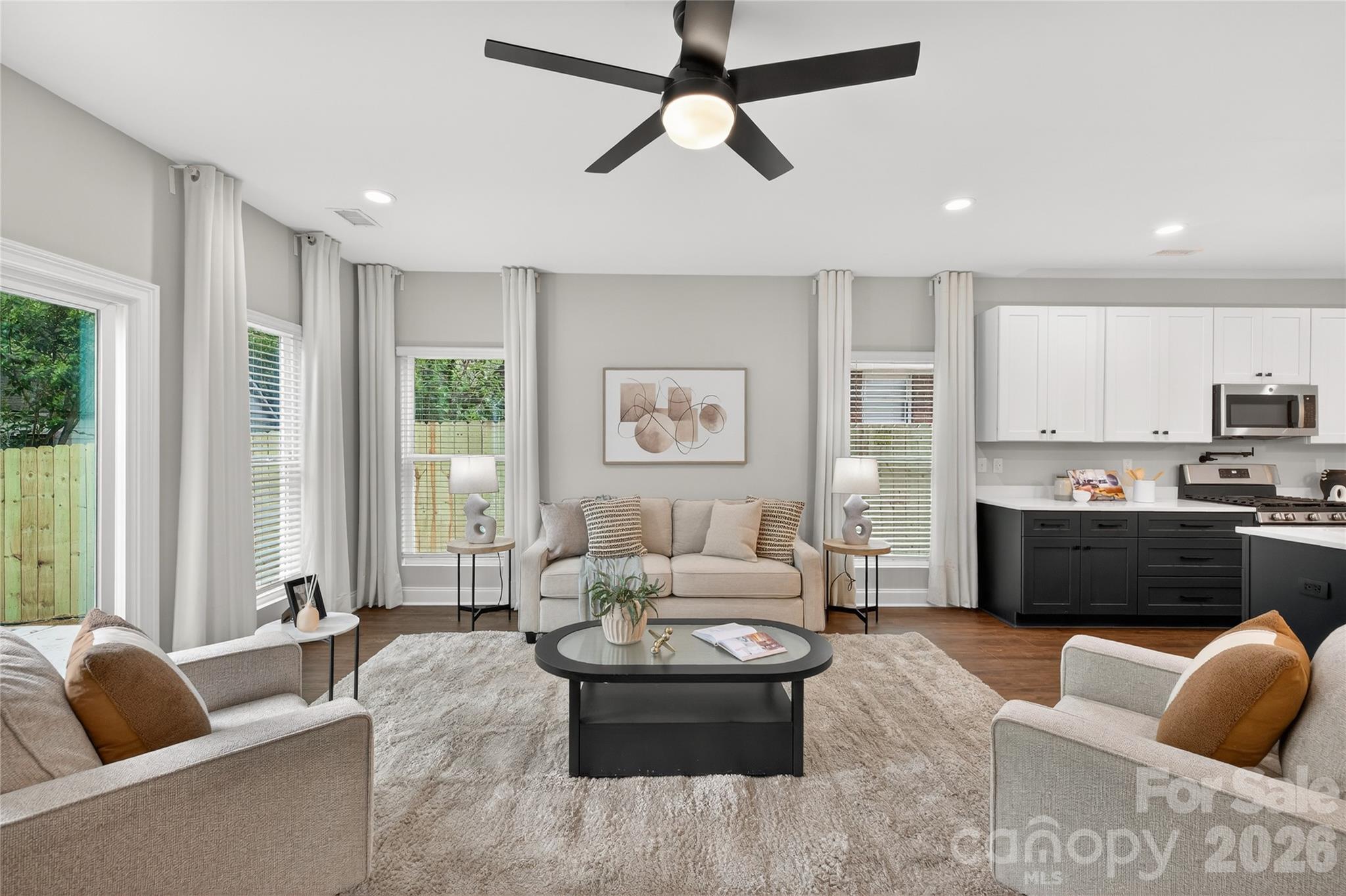 3219 Credenza Road Property Photo 10