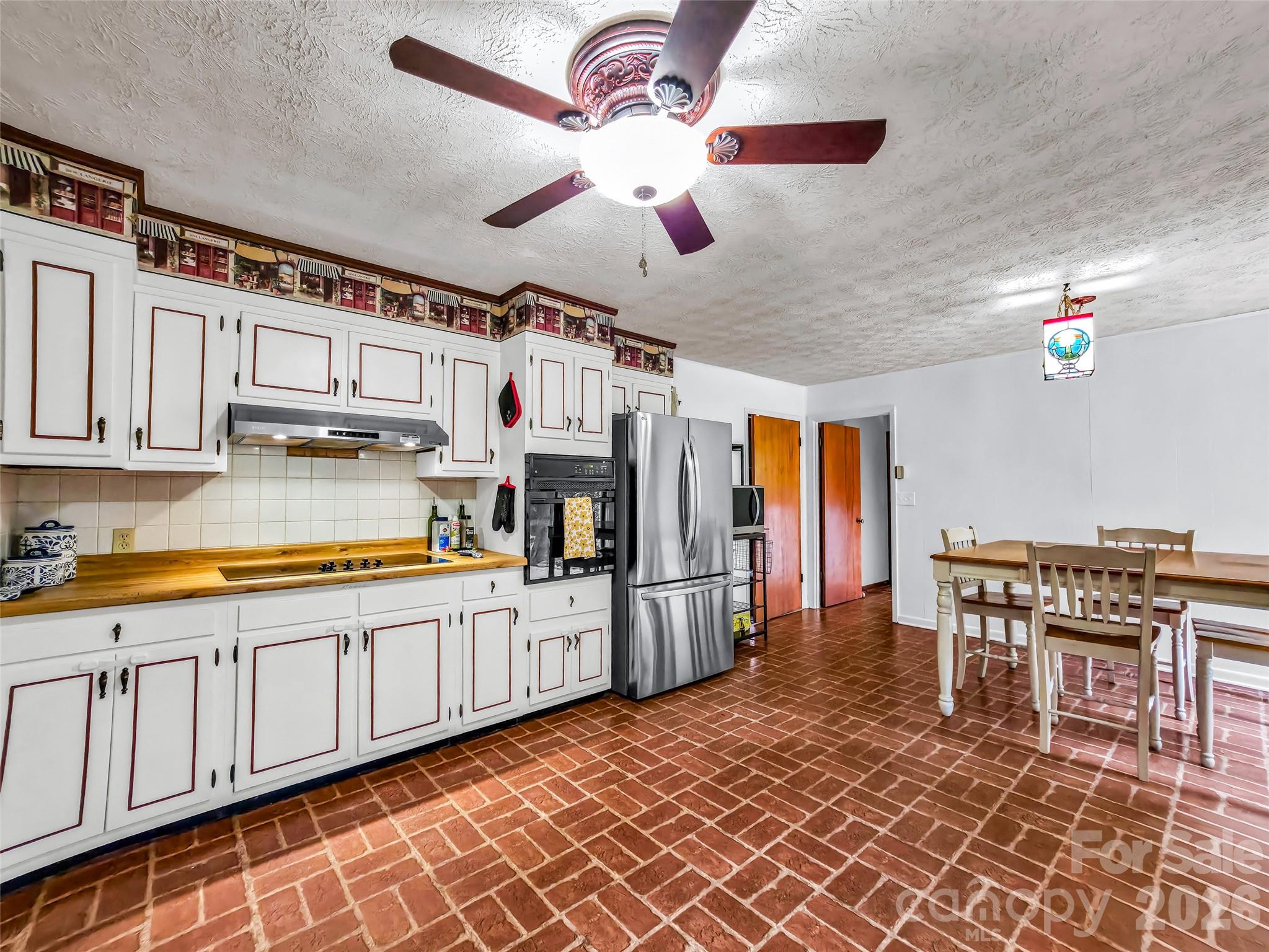 122 W Sweetbriar Lane Property Photo 30