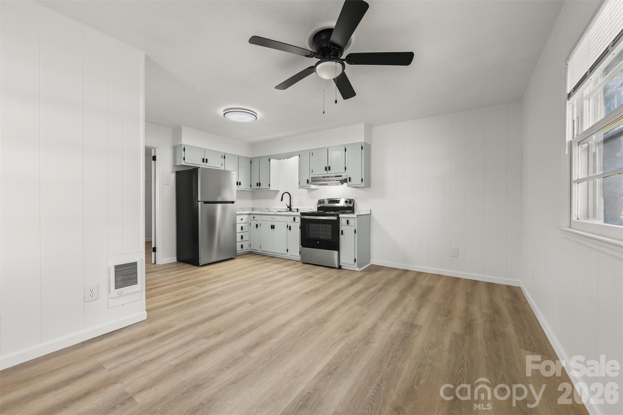 71 Maple Street Property Photo 4