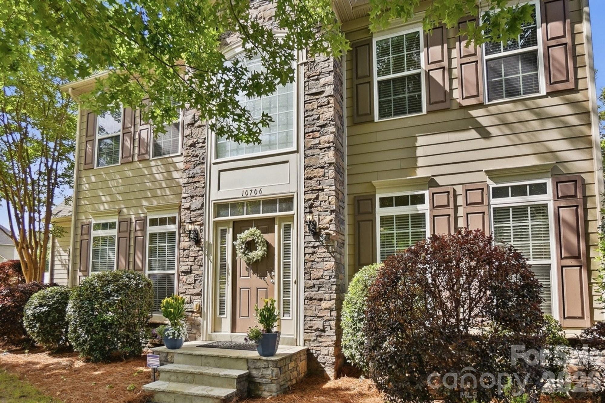 10706 Anglesey Court Property Photo 4