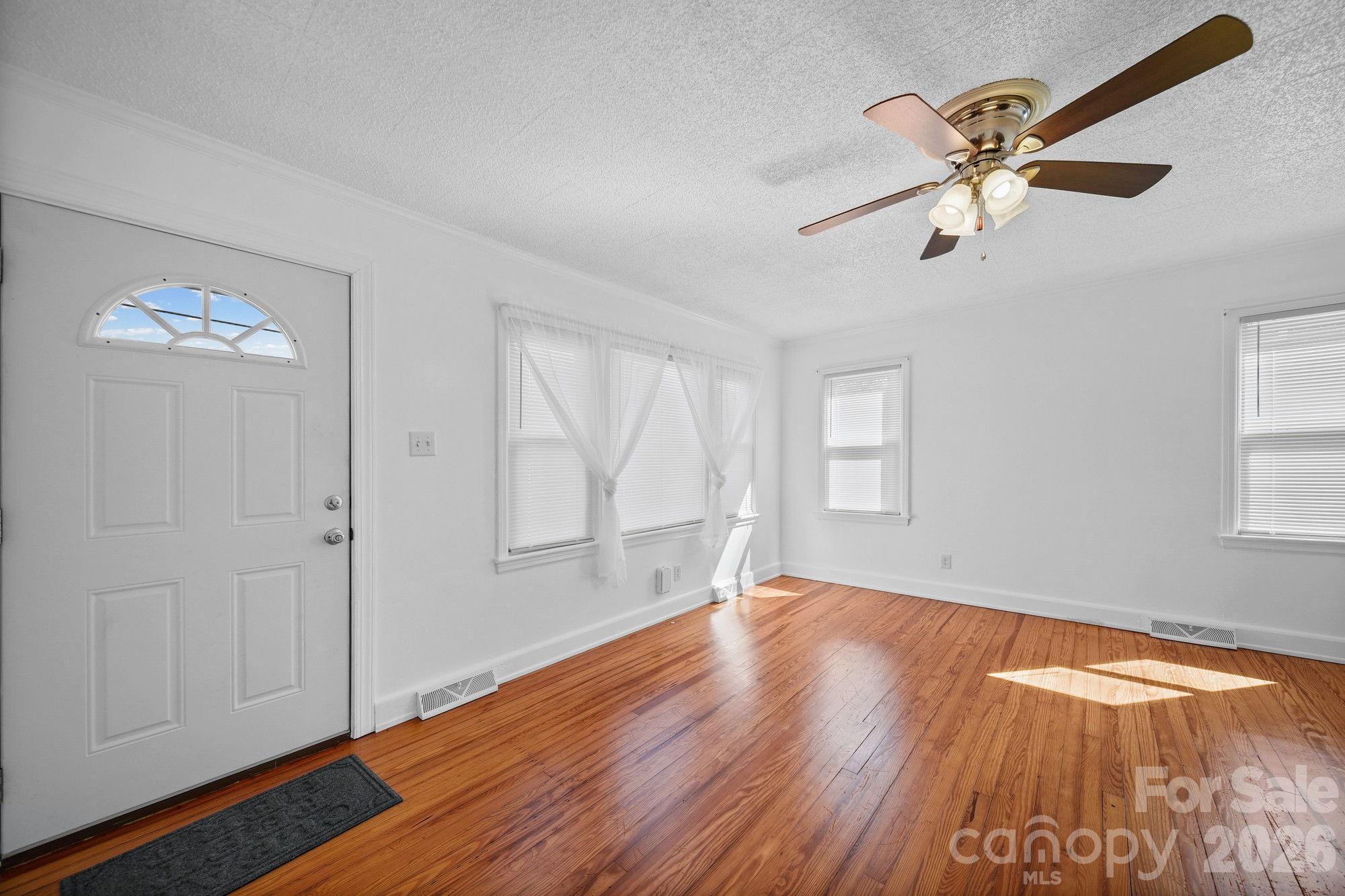 708 N Bostian Street Property Photo 3