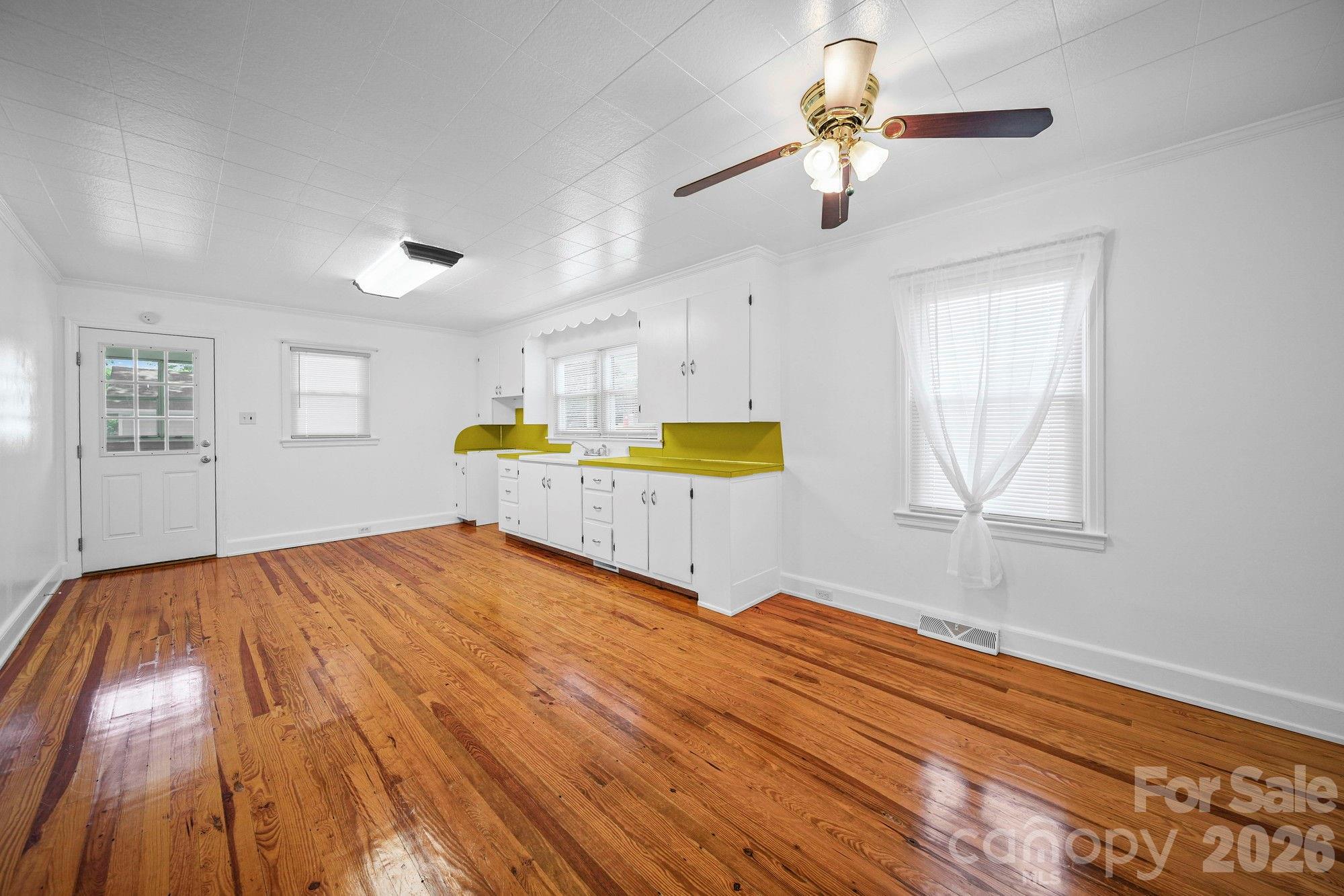 708 N Bostian Street Property Photo 5
