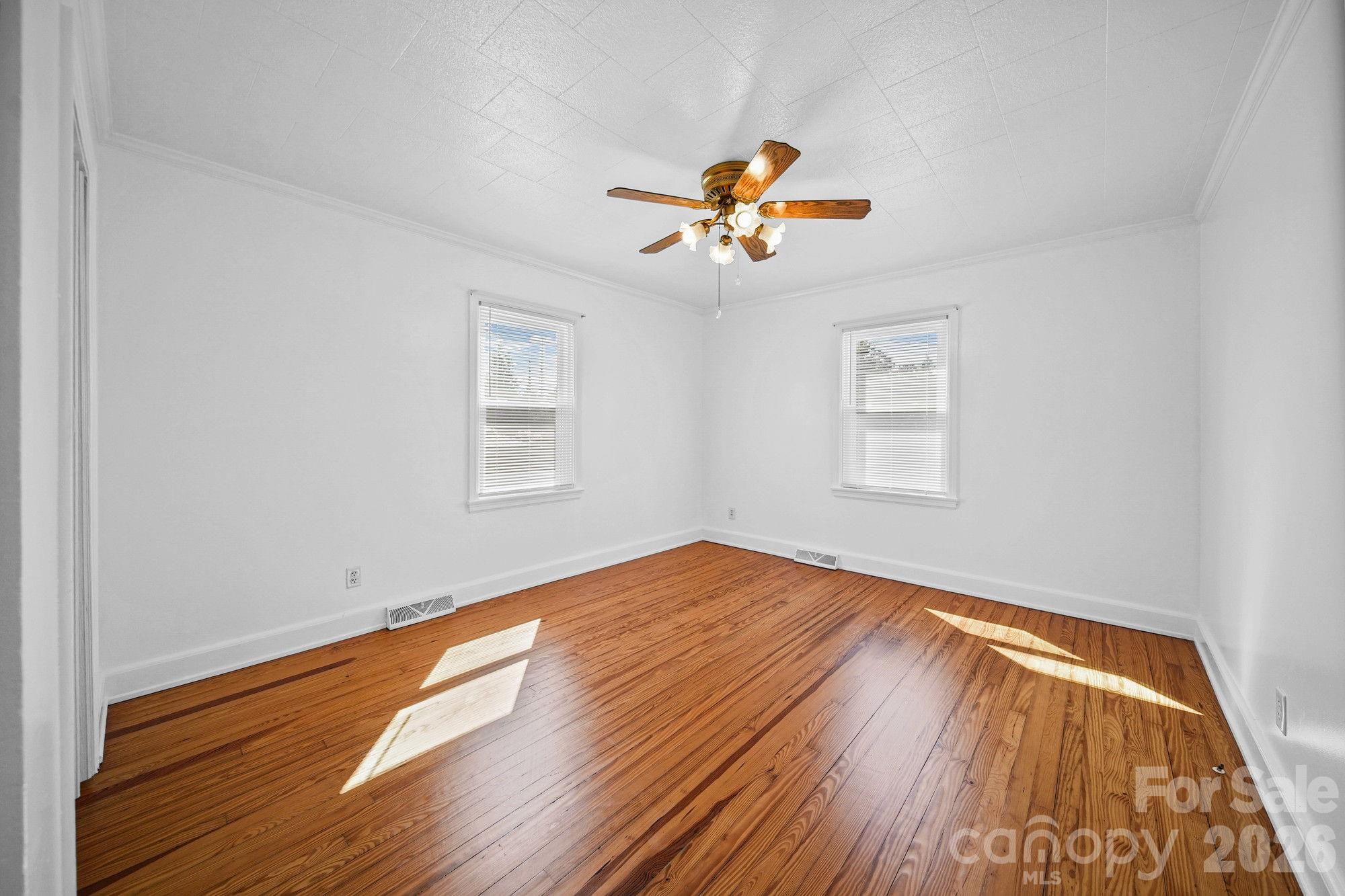 708 N Bostian Street Property Photo 14