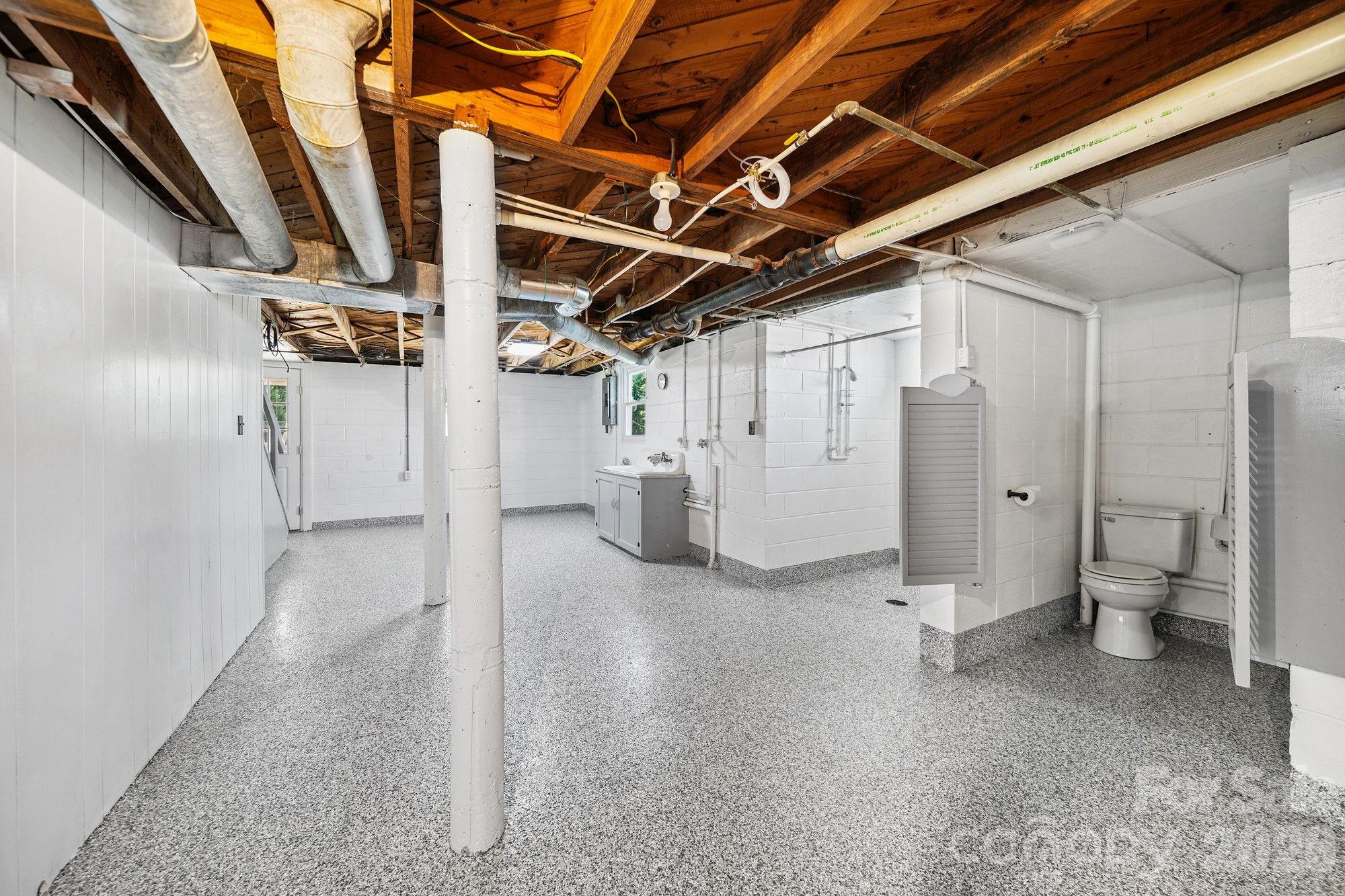 708 N Bostian Street Property Photo 19