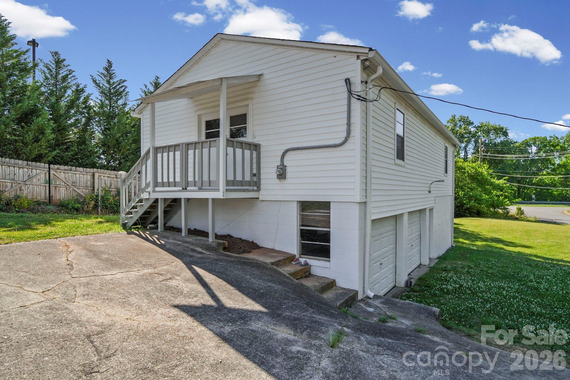 708 N Bostian Street Property Photo 21