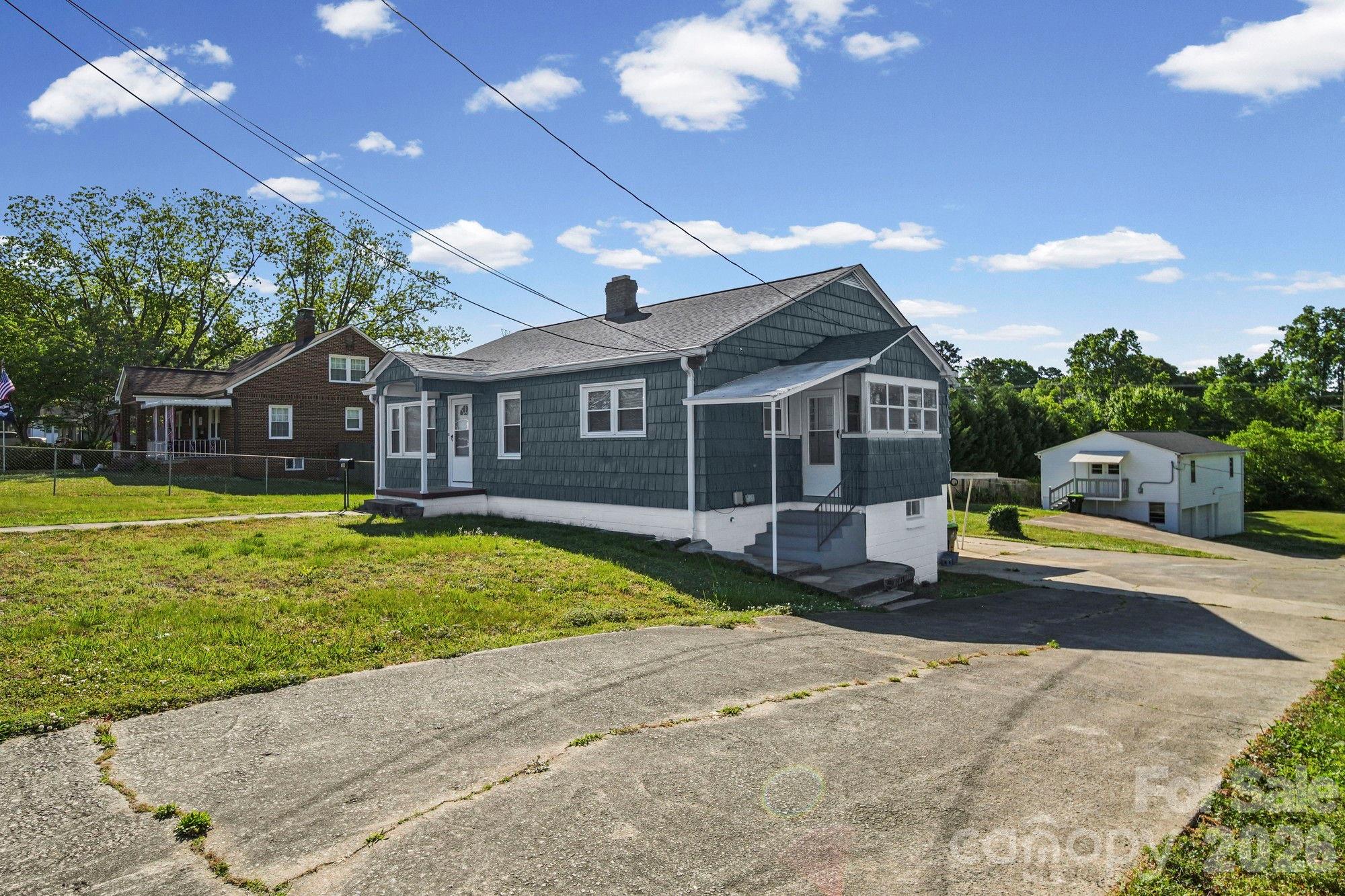 708 N Bostian Street Property Photo 28