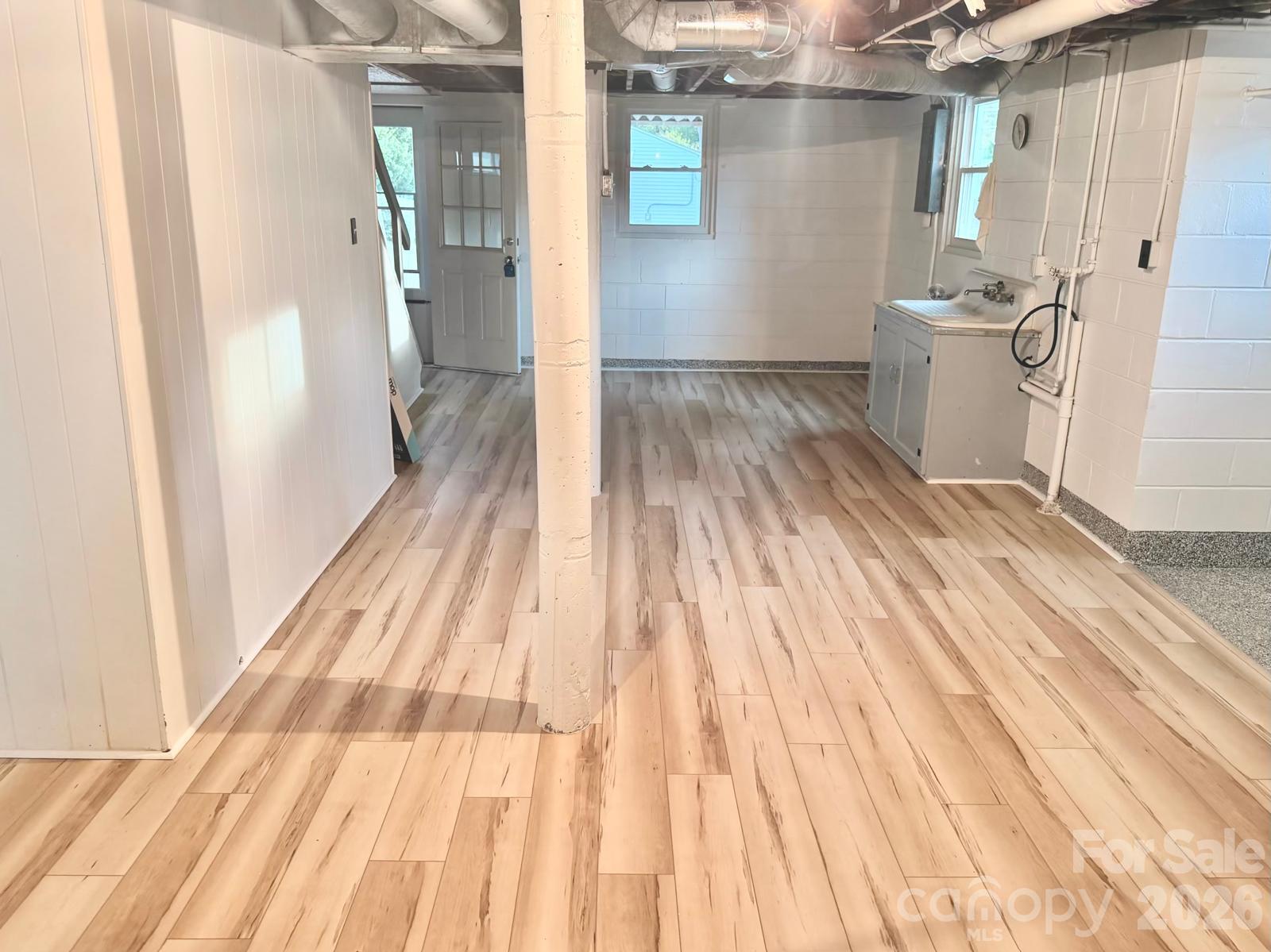 708 N Bostian Street Property Photo 34