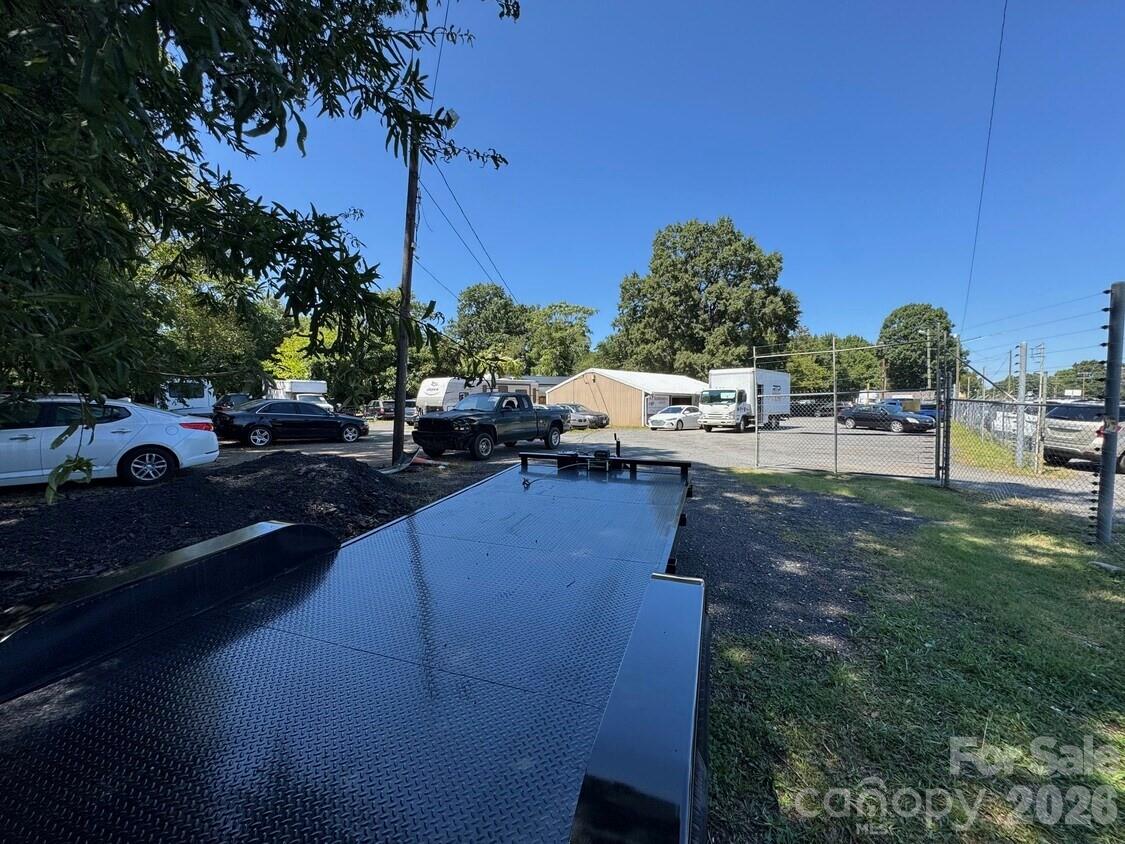 2225 W Sugar Creek Road Property Photo 10