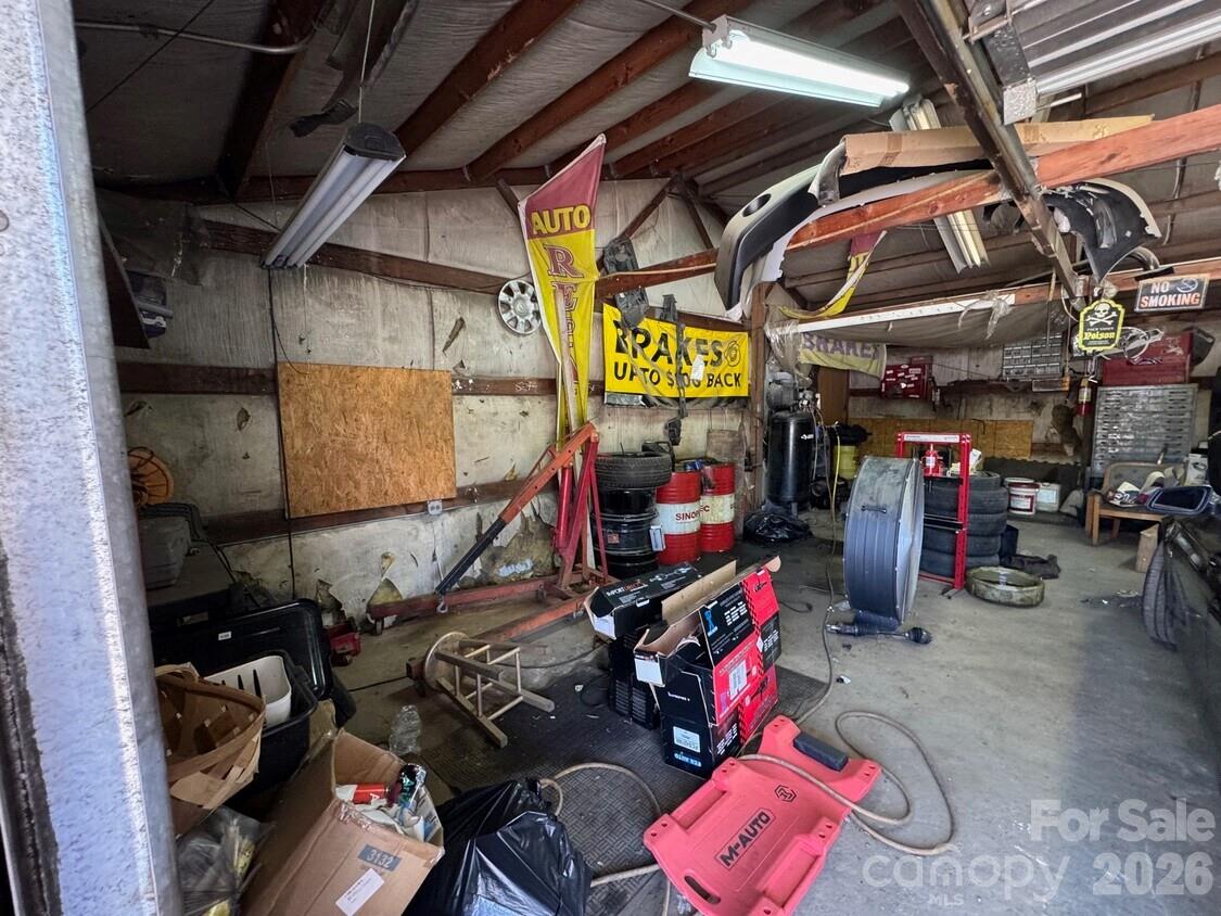 2225 W Sugar Creek Road Property Photo 11