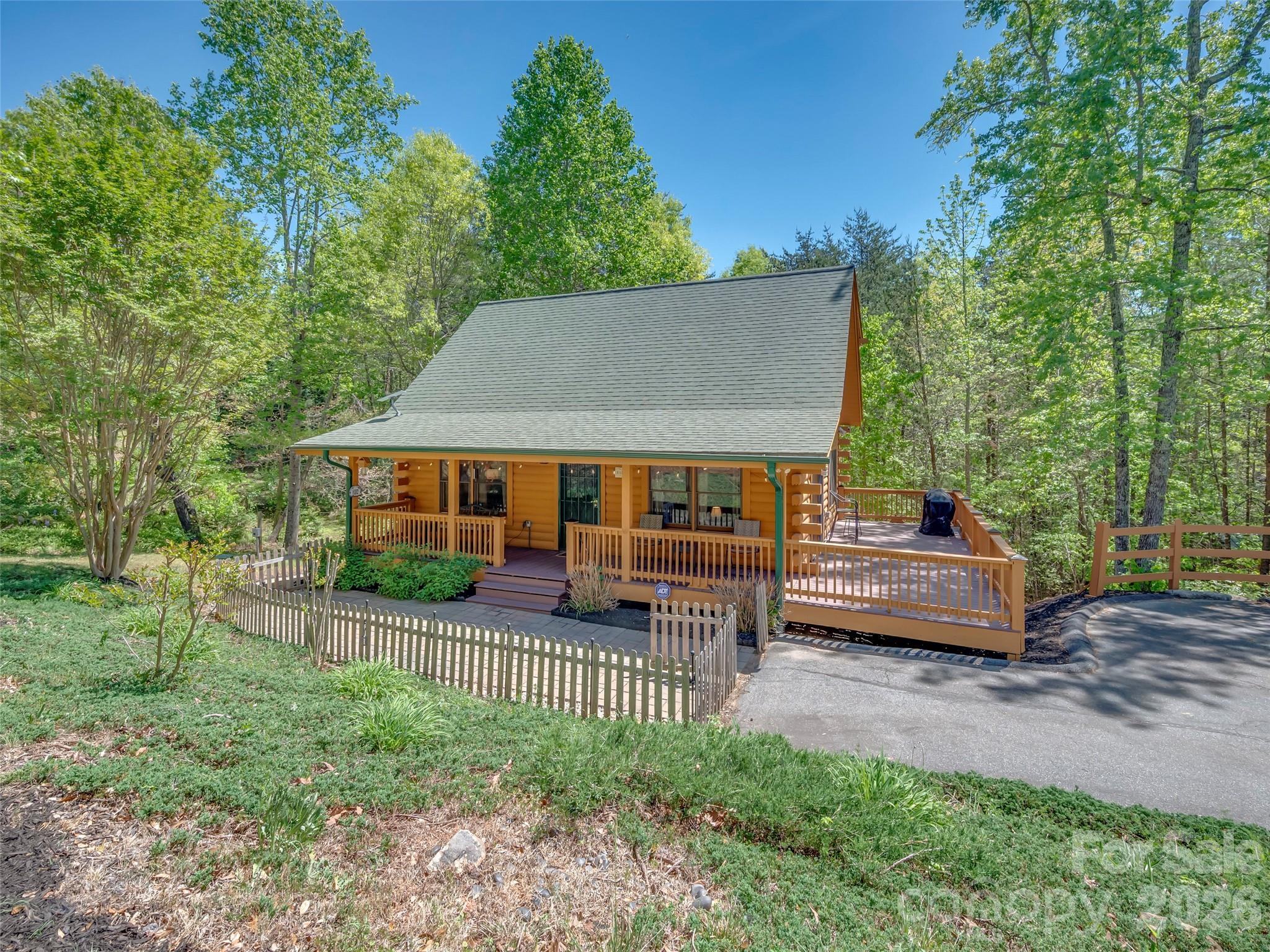 125 Pine Ridge Drive Property Photo 2