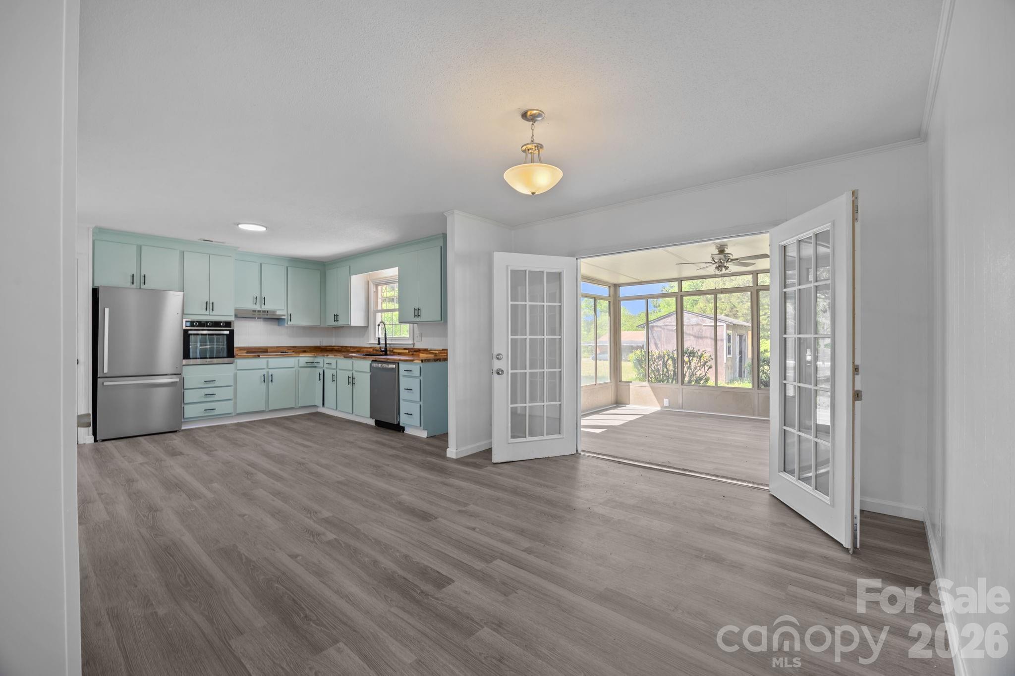 165 Hawkins Loop Property Photo 3