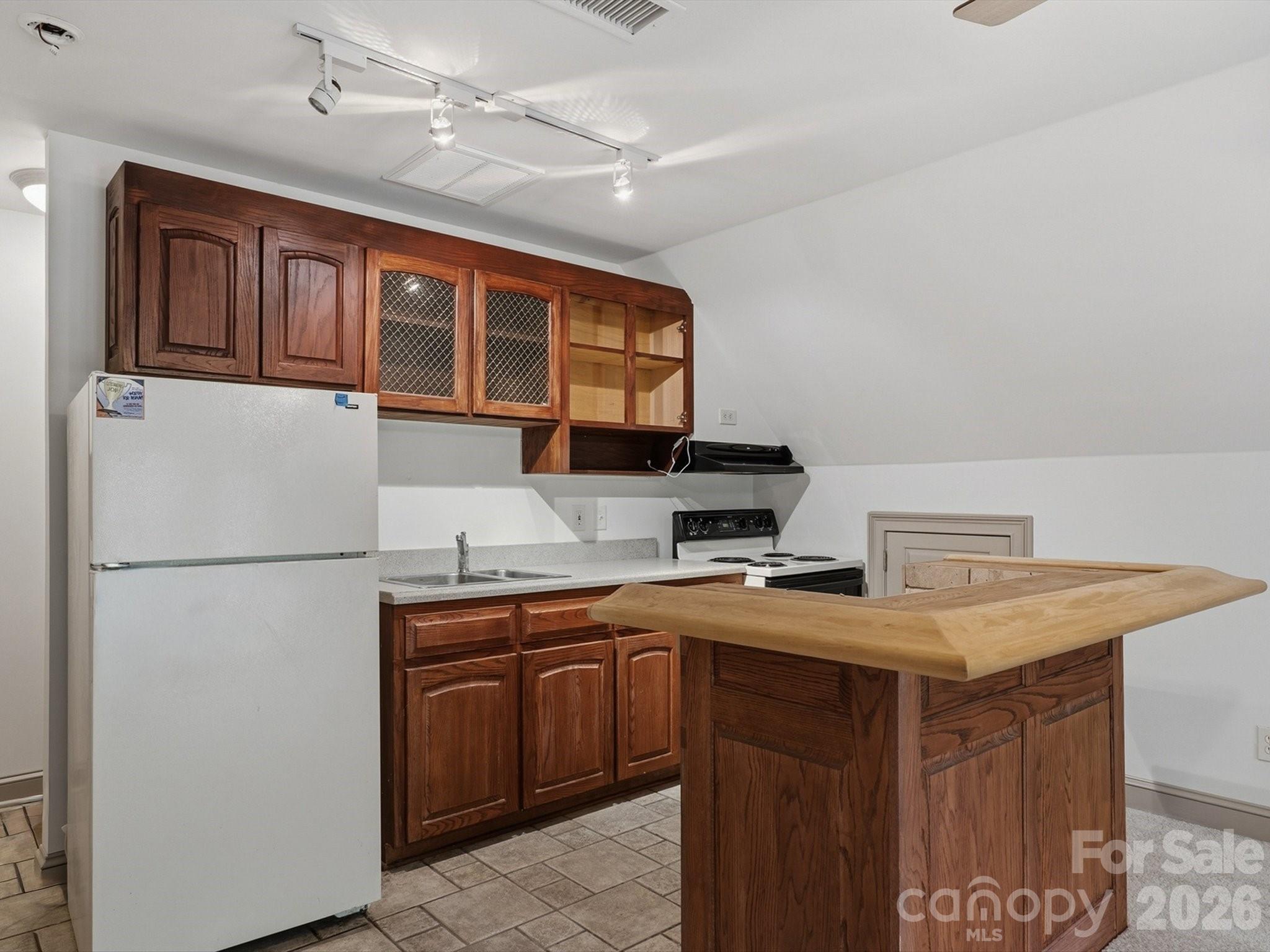 6717 Mccain Boulevard Property Photo 28