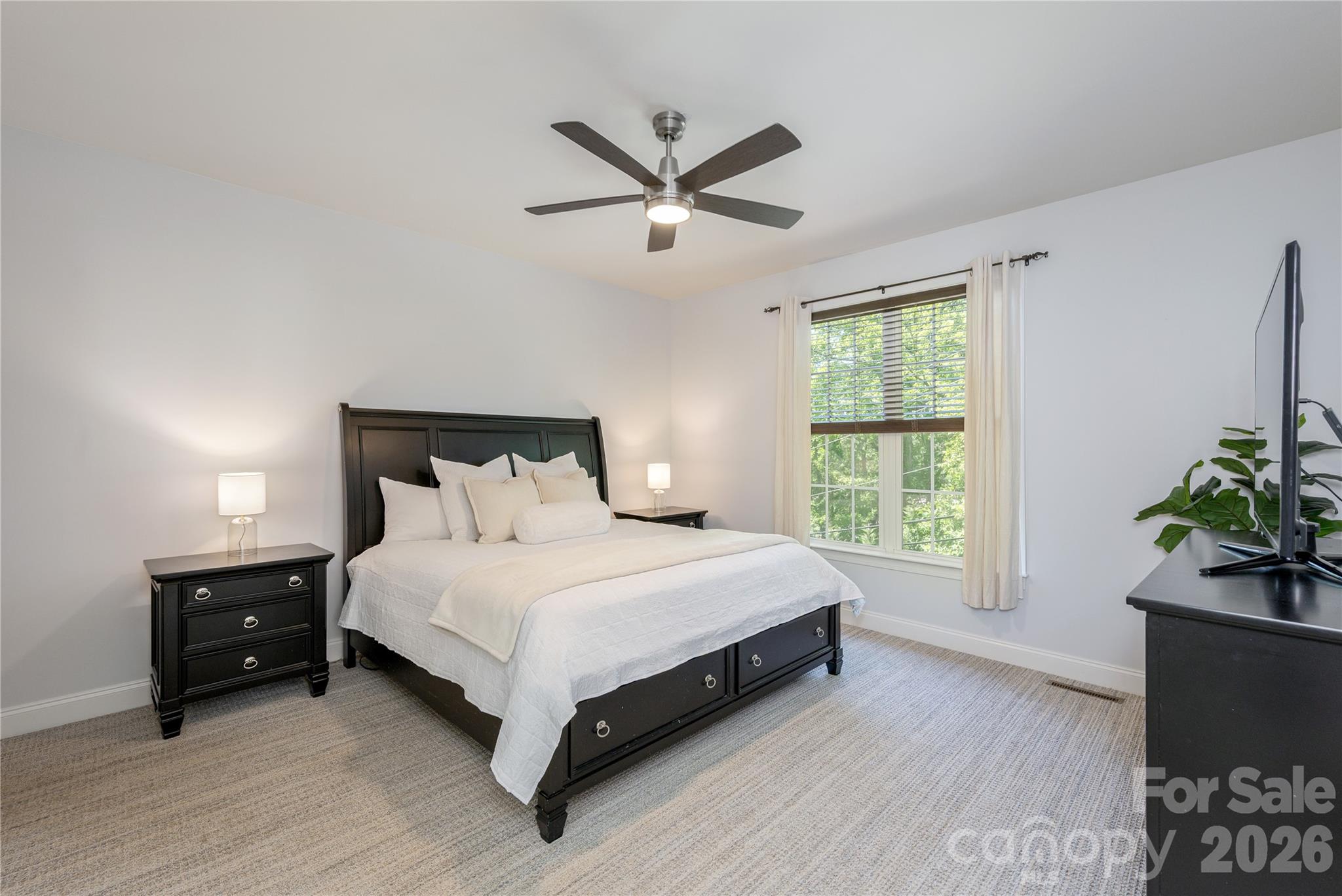 5 Hoolet Court Property Photo 11