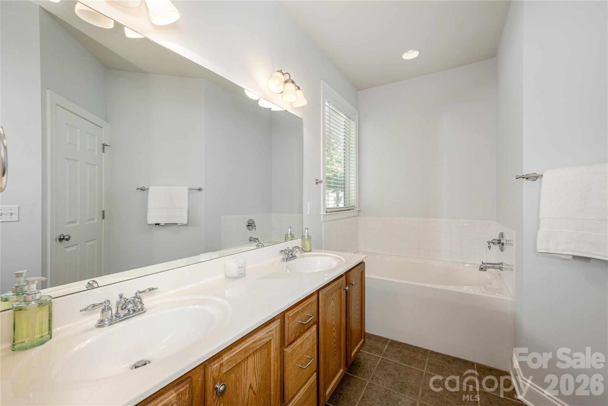 5 Hoolet Court Property Photo 14