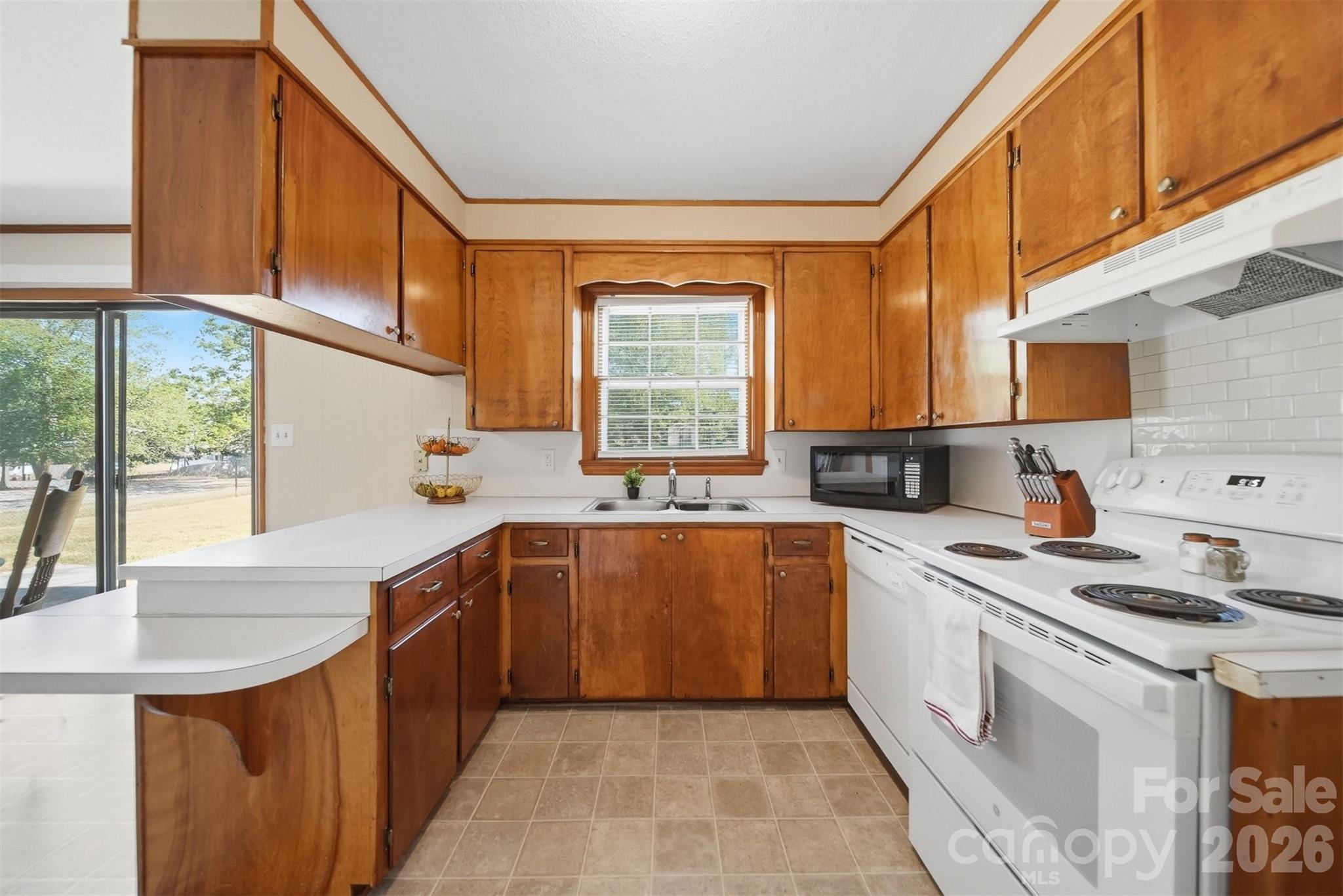 184 Edgegreen Court Property Photo 17