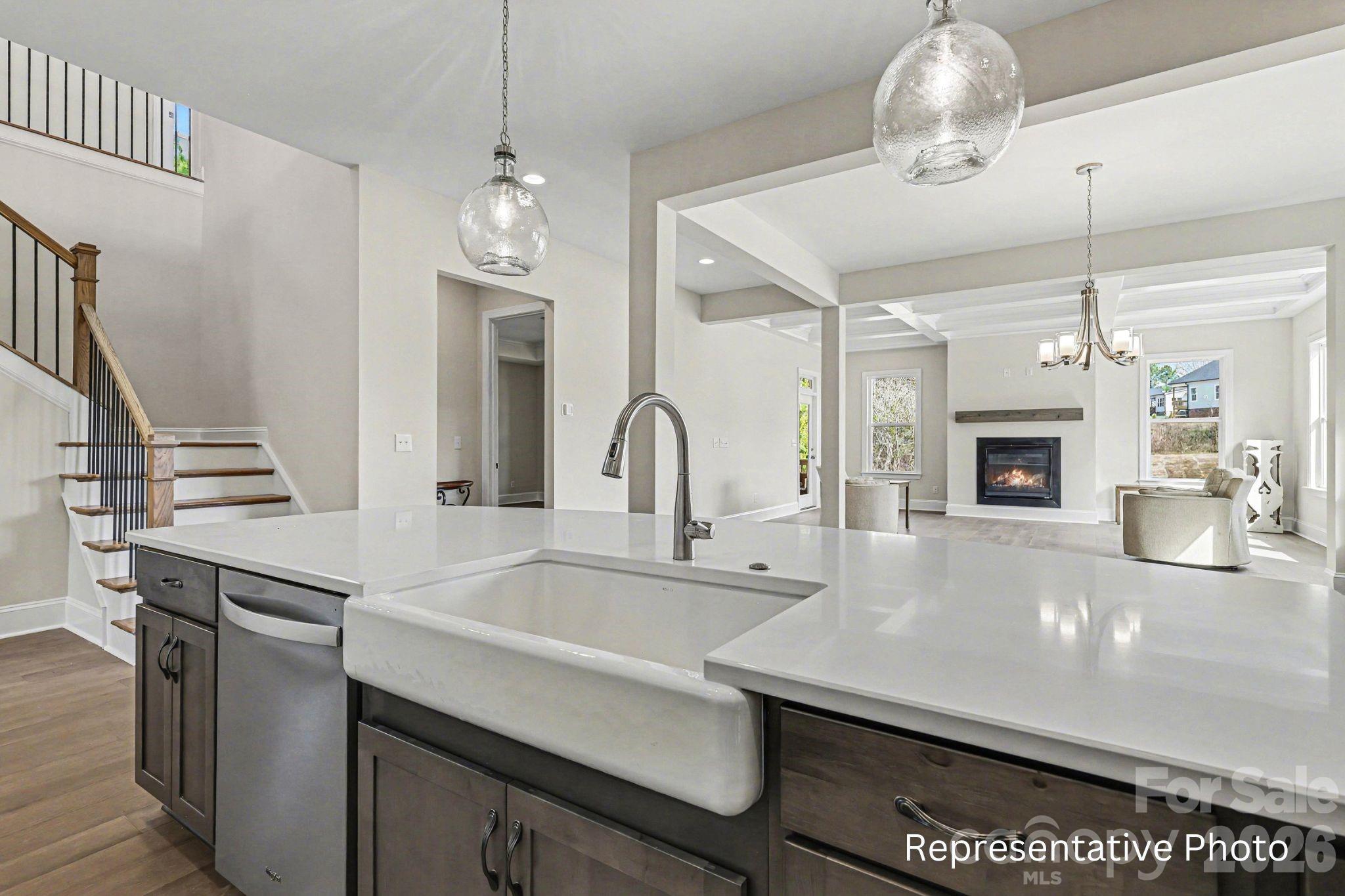 20392 Queens Street Property Photo 3