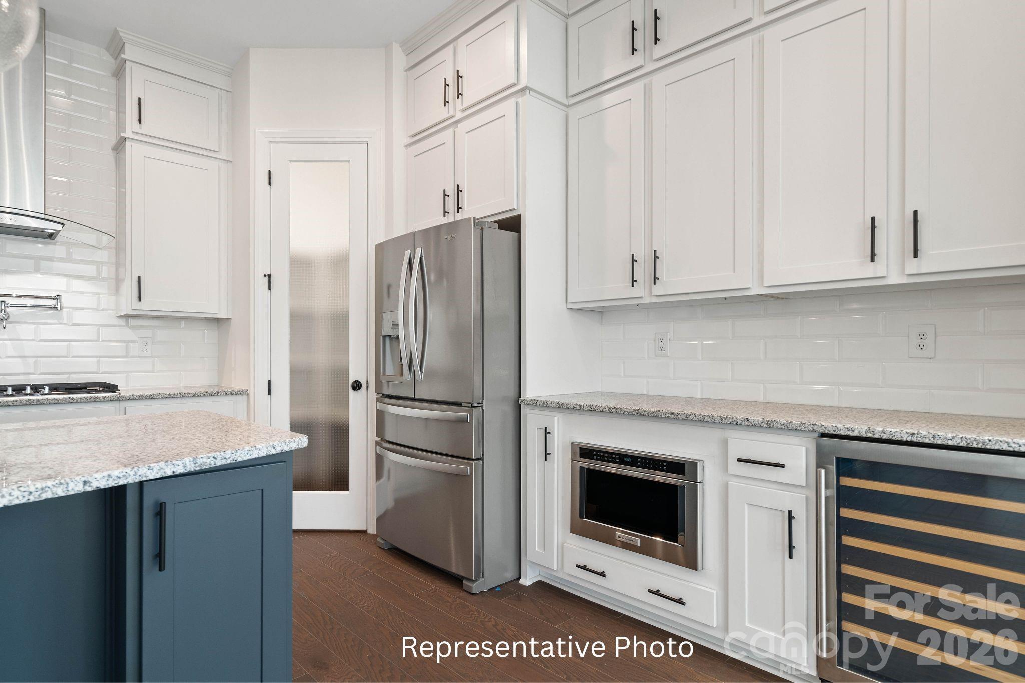 20392 Queens Street Property Photo 7