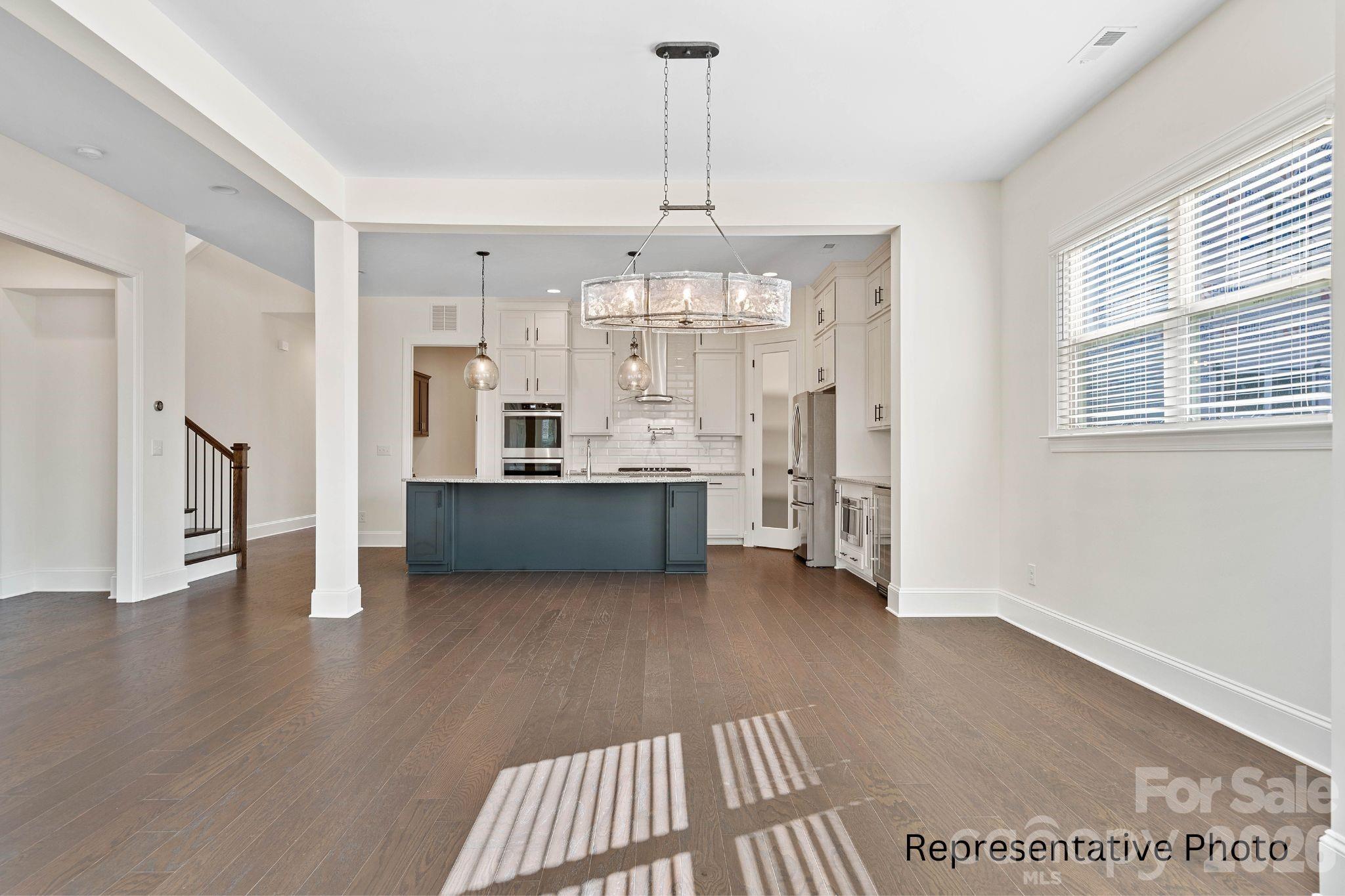 20392 Queens Street Property Photo 10