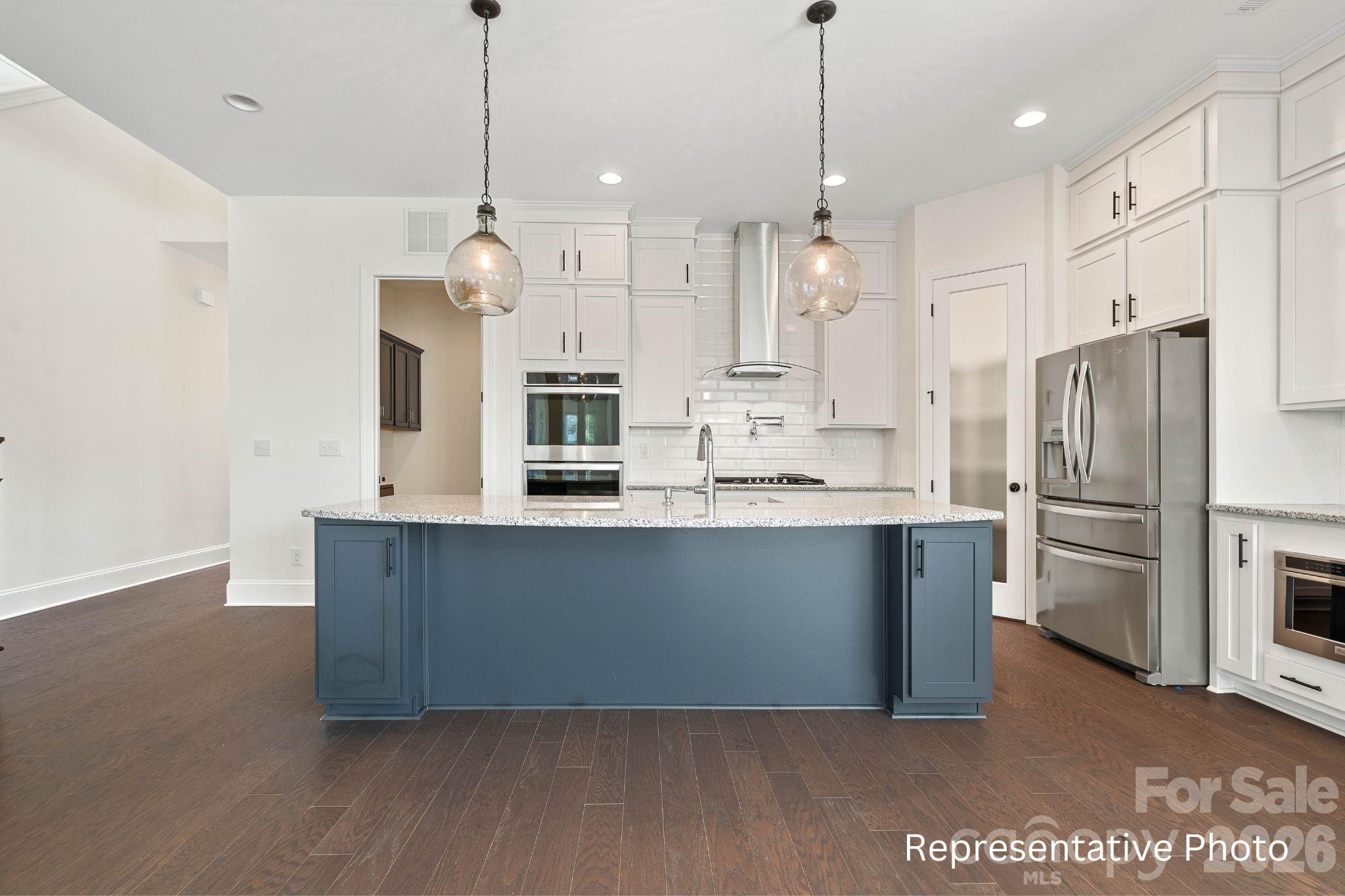 20392 Queens Street Property Photo 11