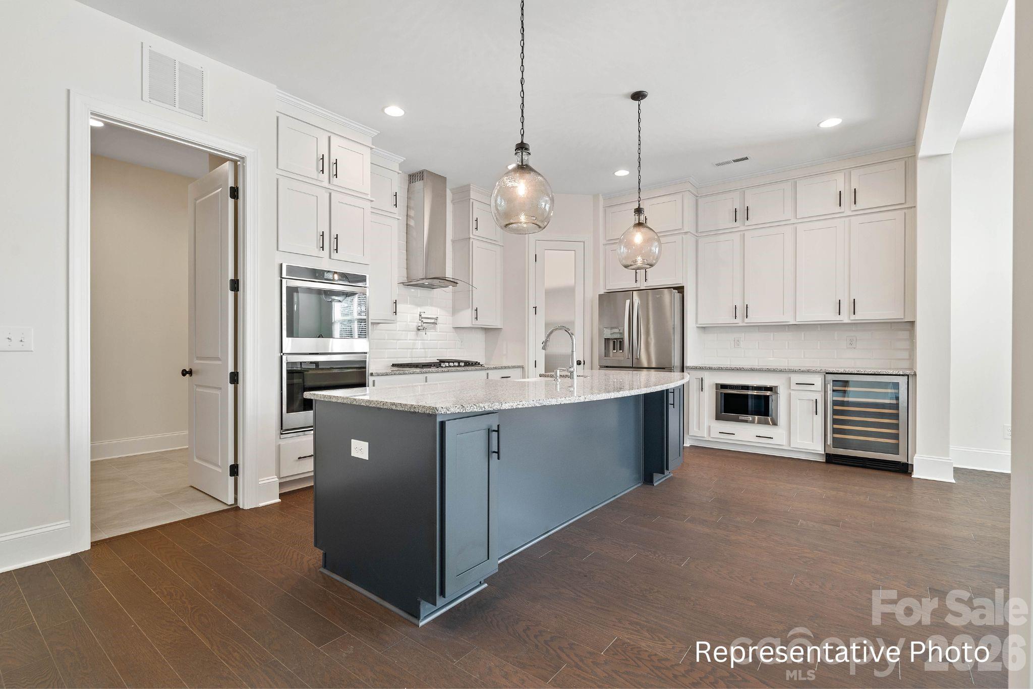 20392 Queens Street Property Photo 12