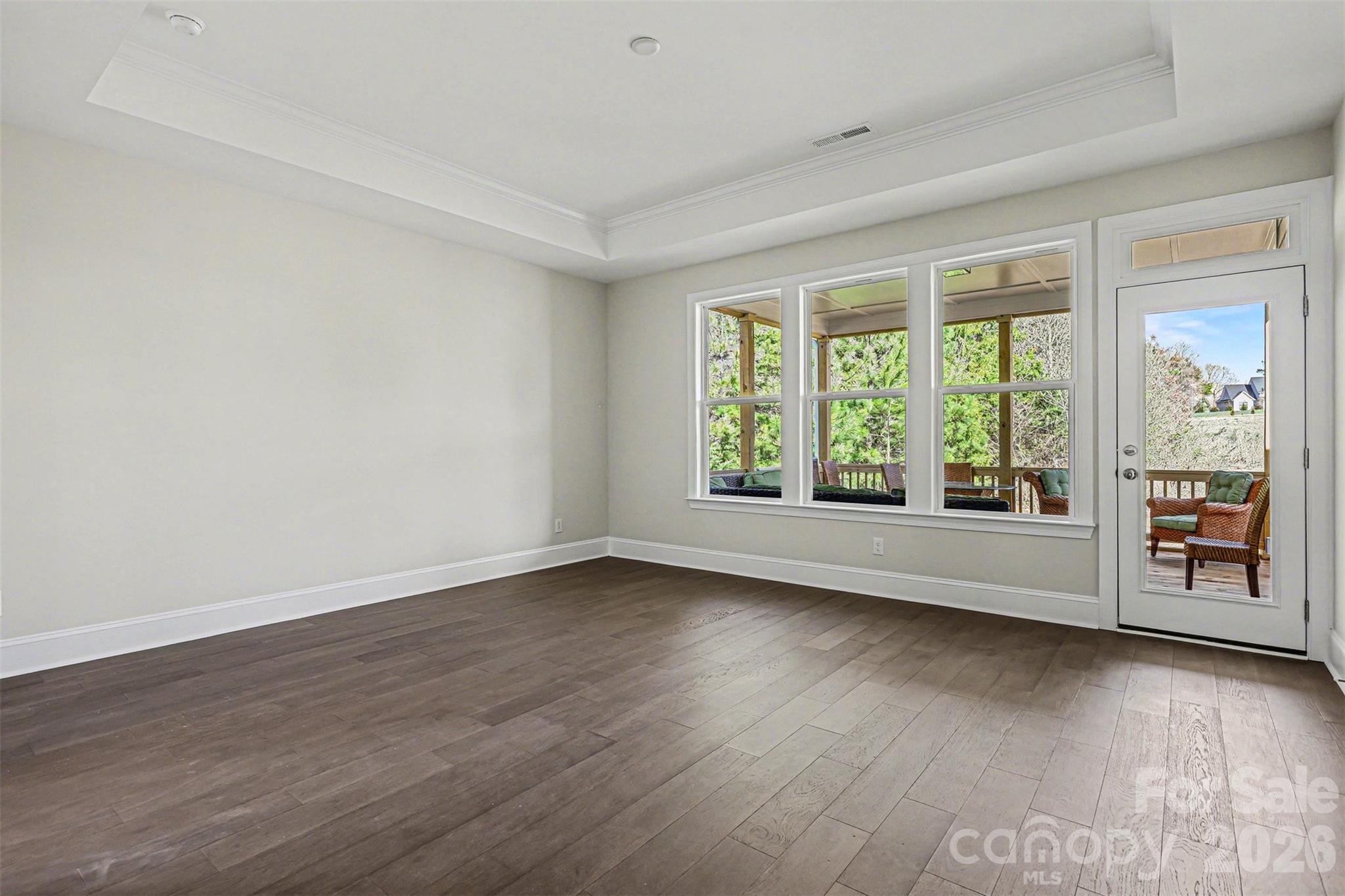 20392 Queens Street Property Photo 17