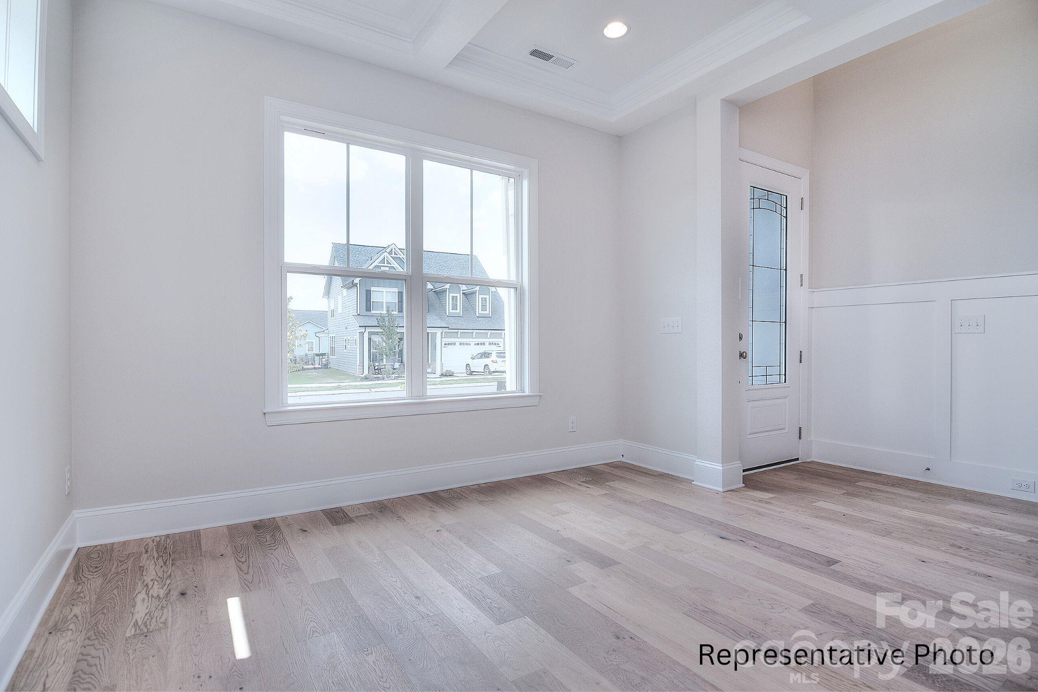 20392 Queens Street Property Photo 28