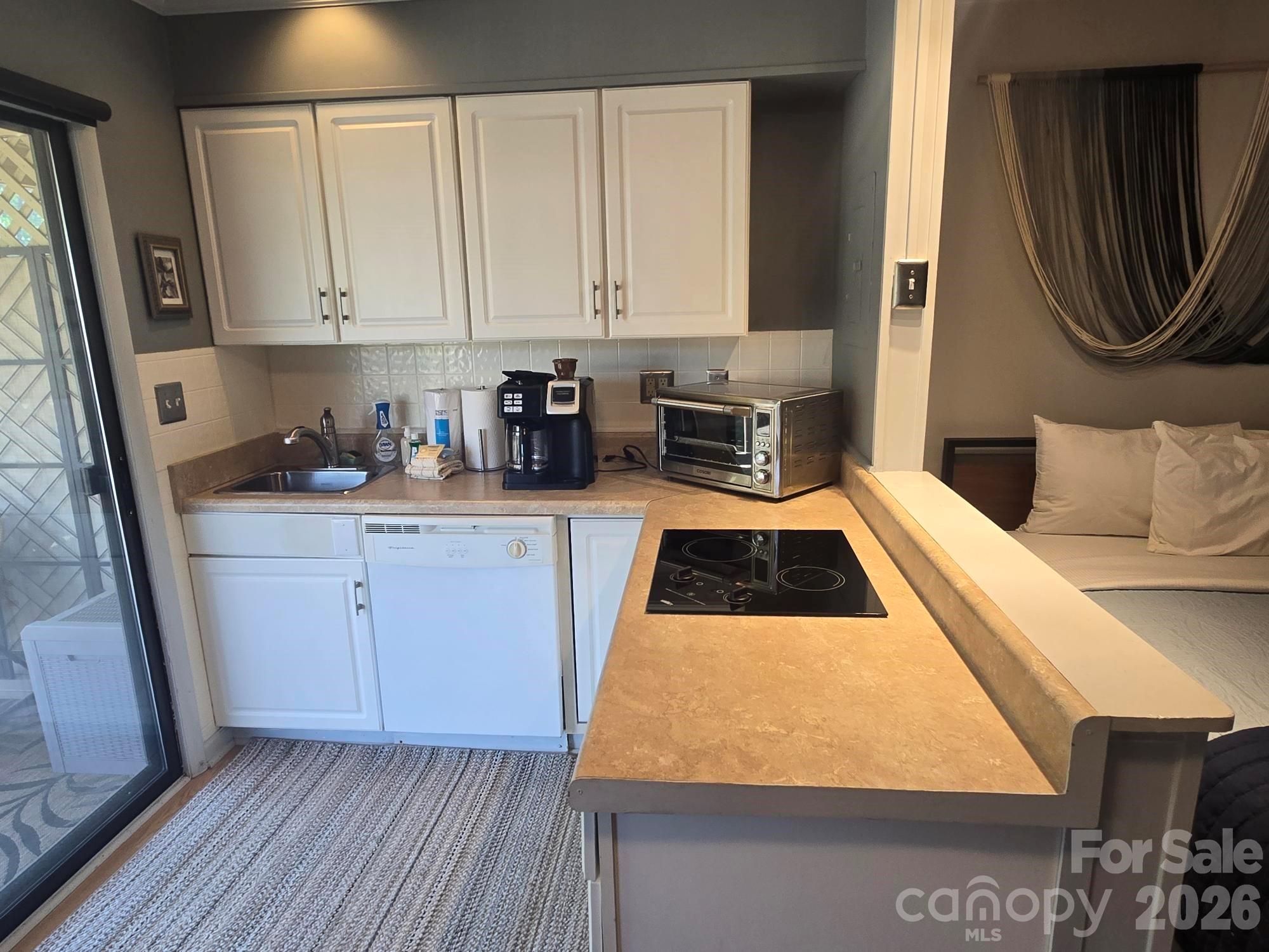 160 Whitney Boulevard 4 Property Photo 10