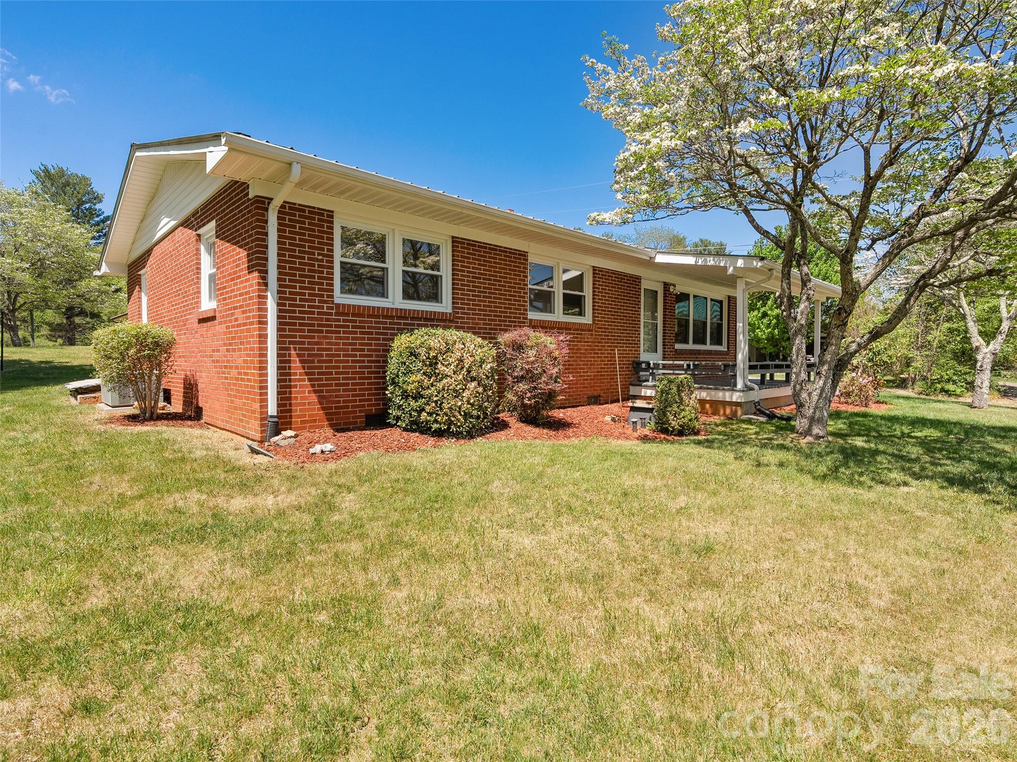 17 W Farley Street Property Photo 3