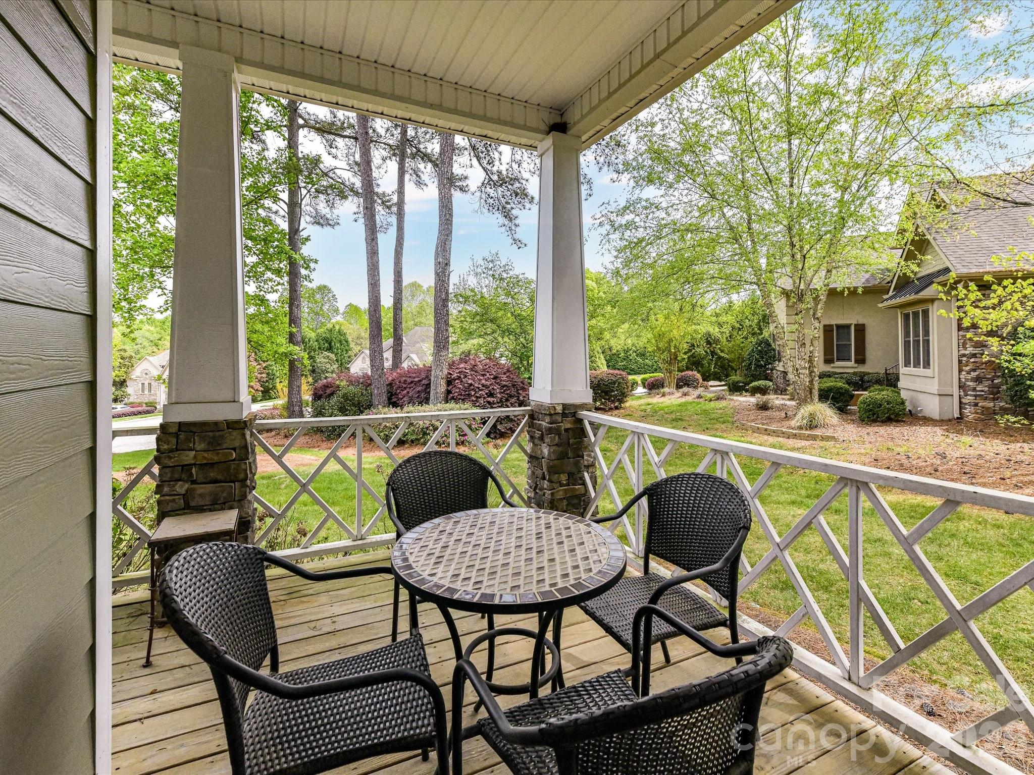 112 Misty Meadows Court Property Photo 6